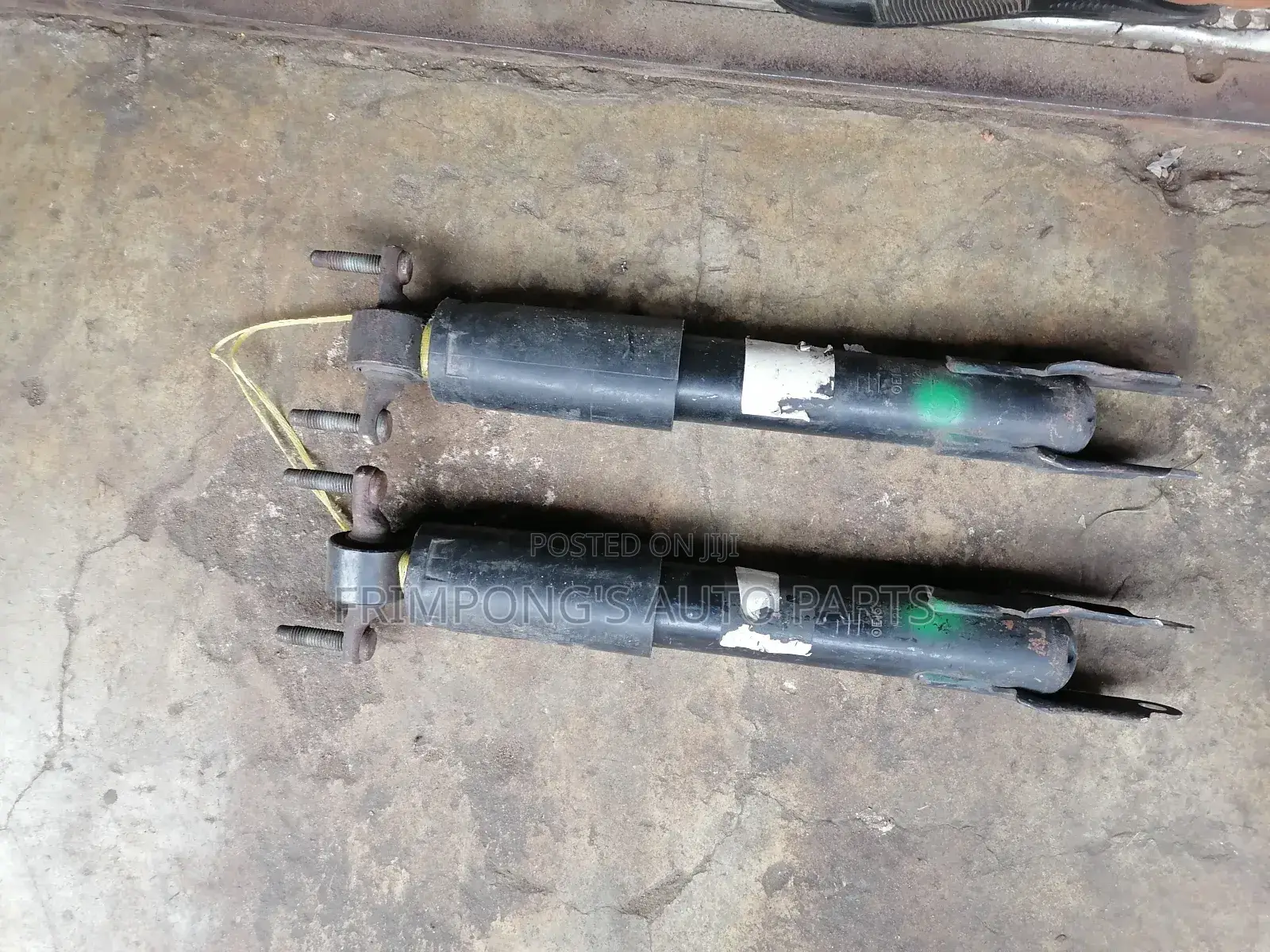 Chevrolet Silverado 2500 Front Shocks Absorbers