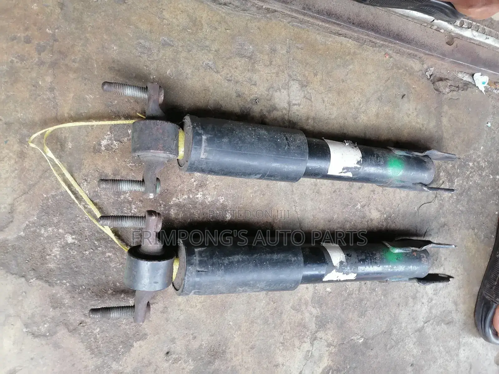 Chevrolet Silverado 2500 Front Shocks Absorbers