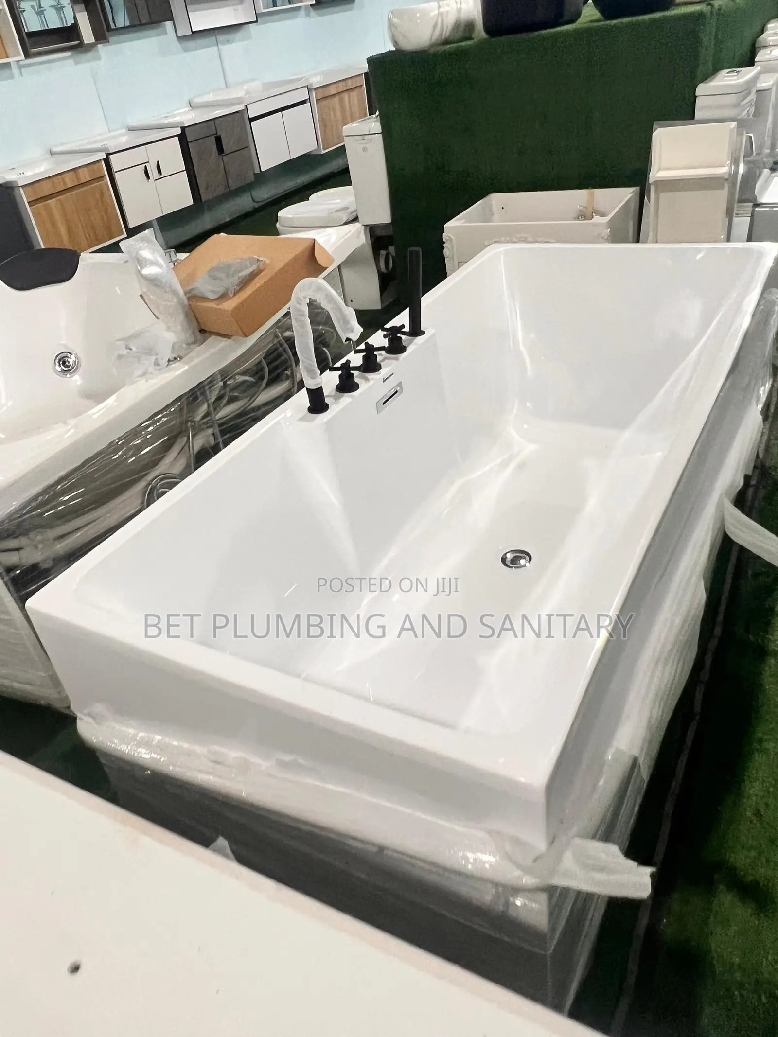 European Jacuzzi Bathtub Complete With Tap_jacuzzi_bathtub
