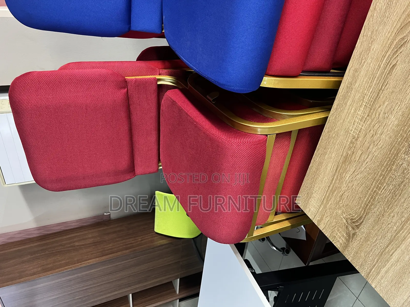 Auditorium/Conference Chairs