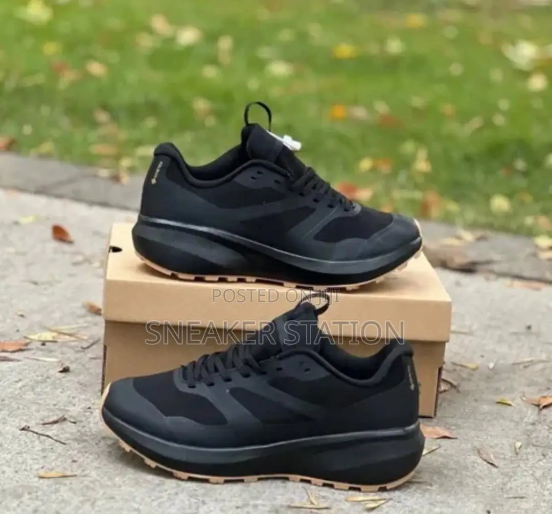 Authentic Reebok Running Shoe