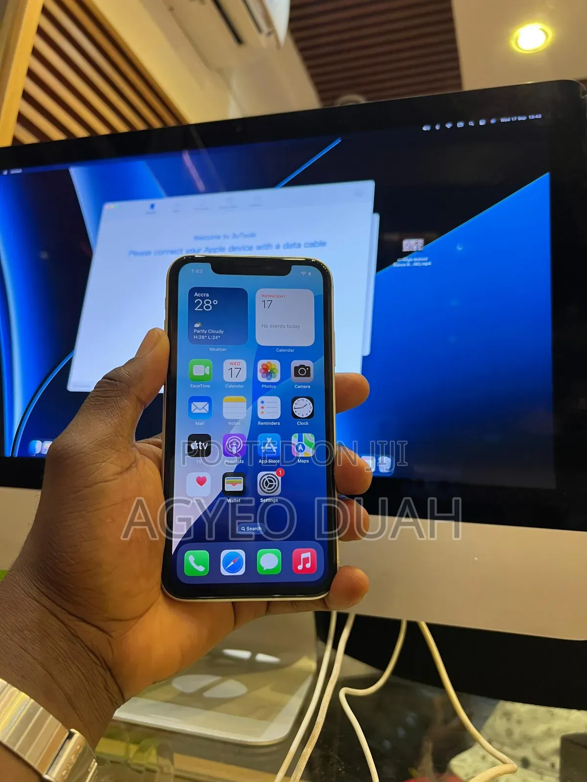 Apple iPhone XR 64 GB White