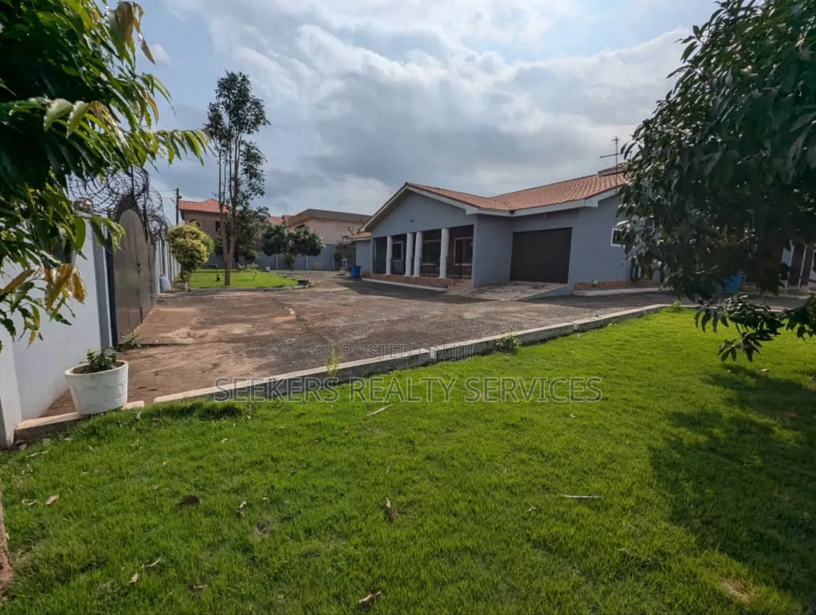 8bdrm House in Seekers Realty, Tantra Hills for sale