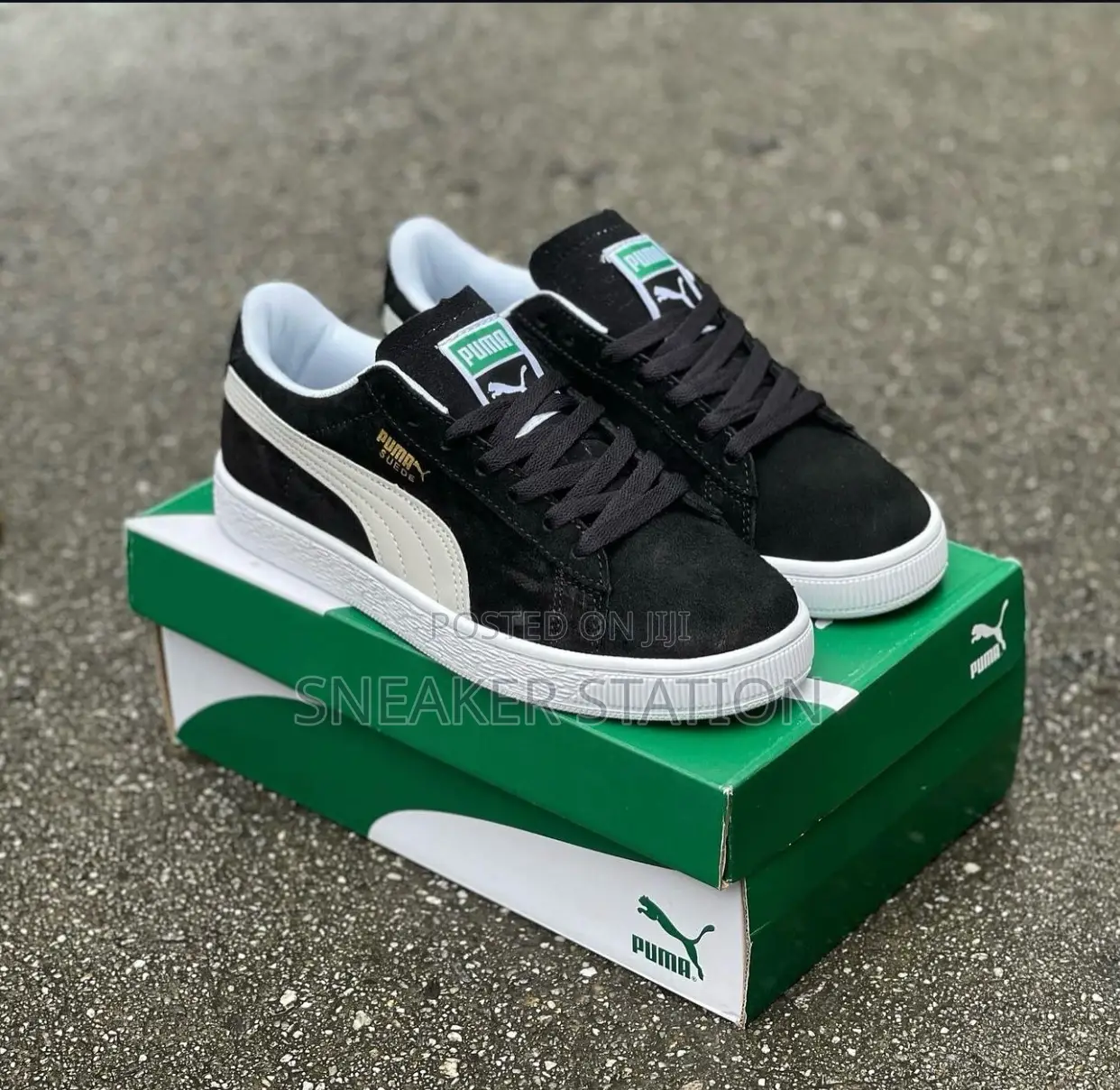 Puma Suede Black/White Available