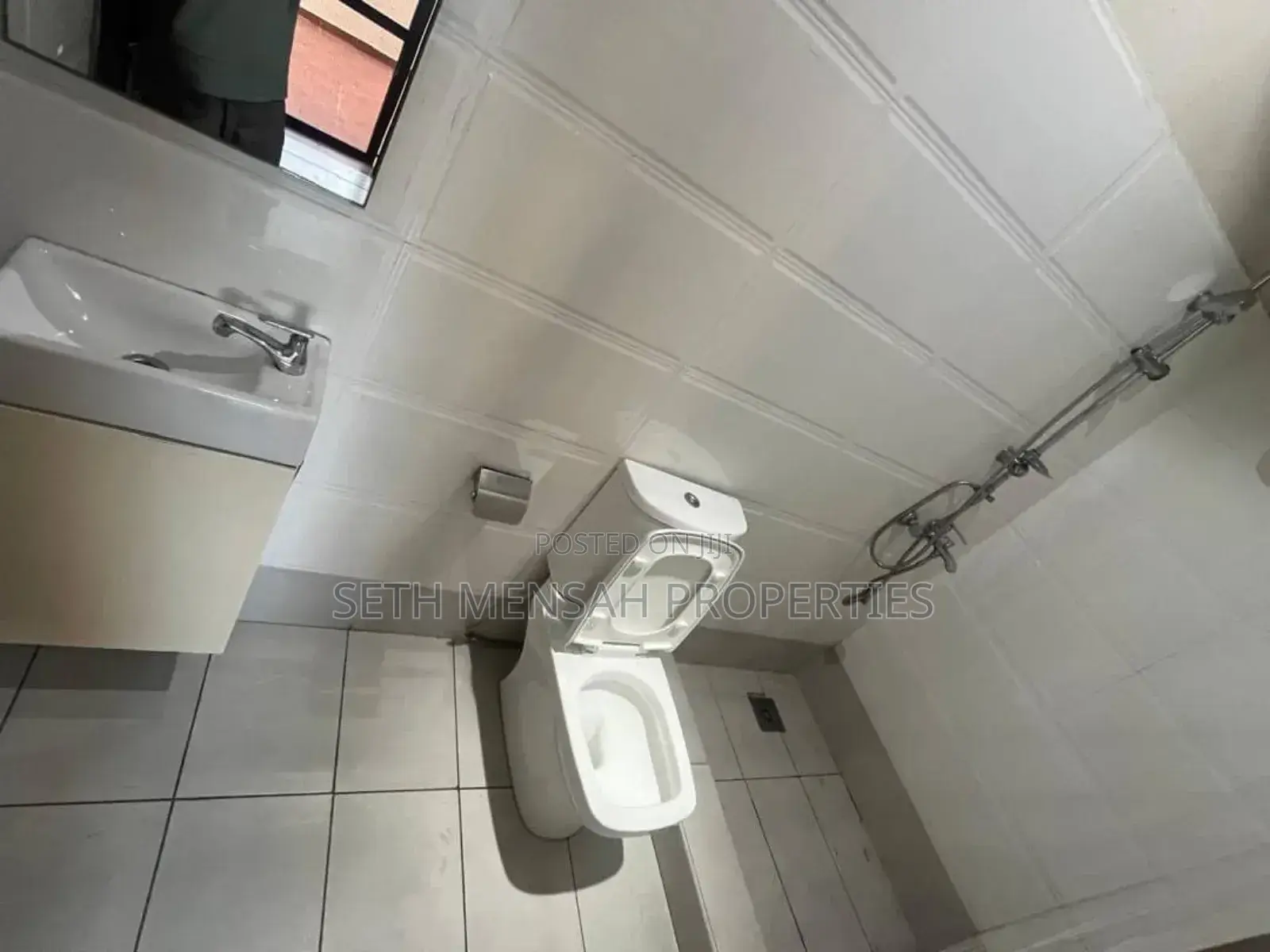 Furnished 3bdrm Townhouse/Terrace in Skm, Dzorwulu for sale