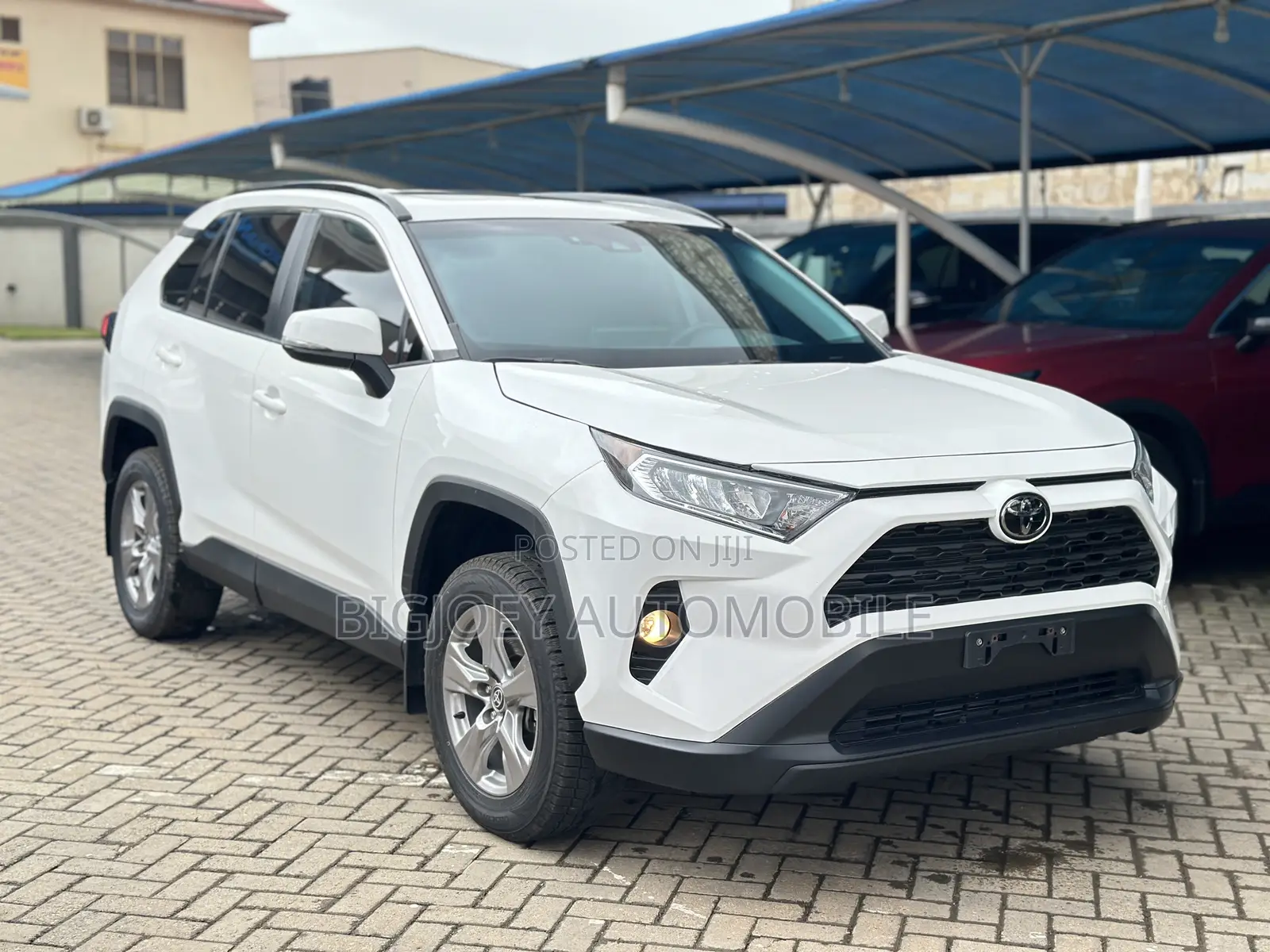 Toyota RAV4 XLE AWD 2023 White