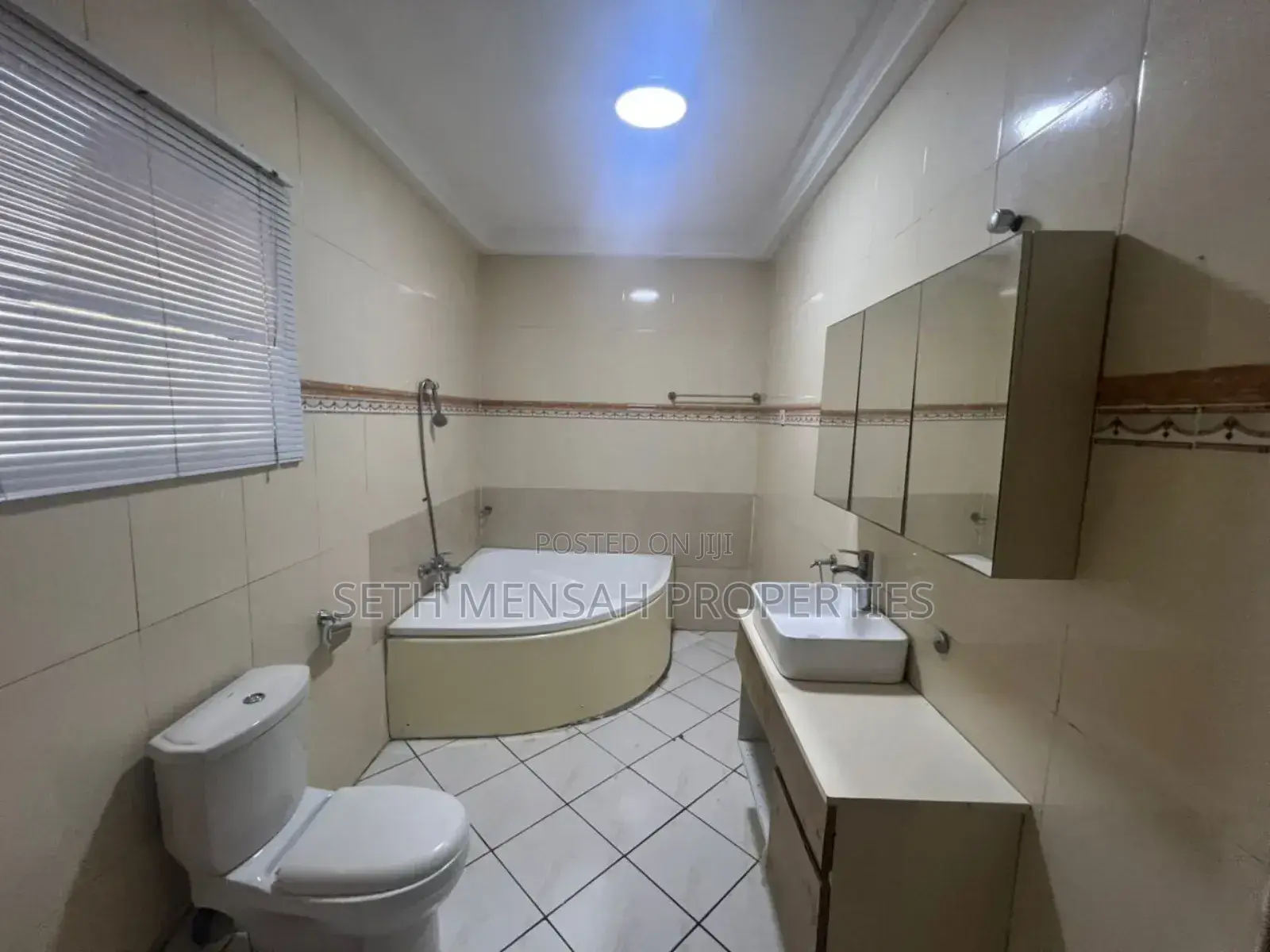 5bdrm House in East Legon for rent