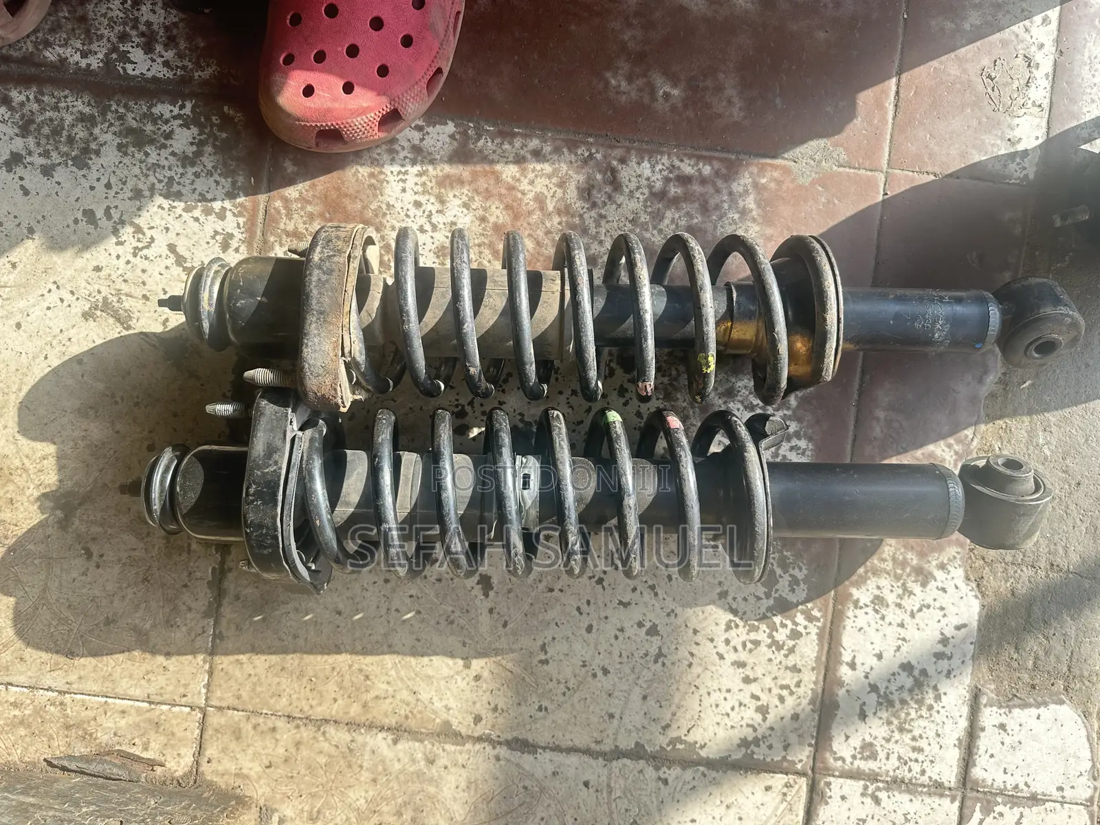 Mitsubishi Outlander 2014 Back Shocks