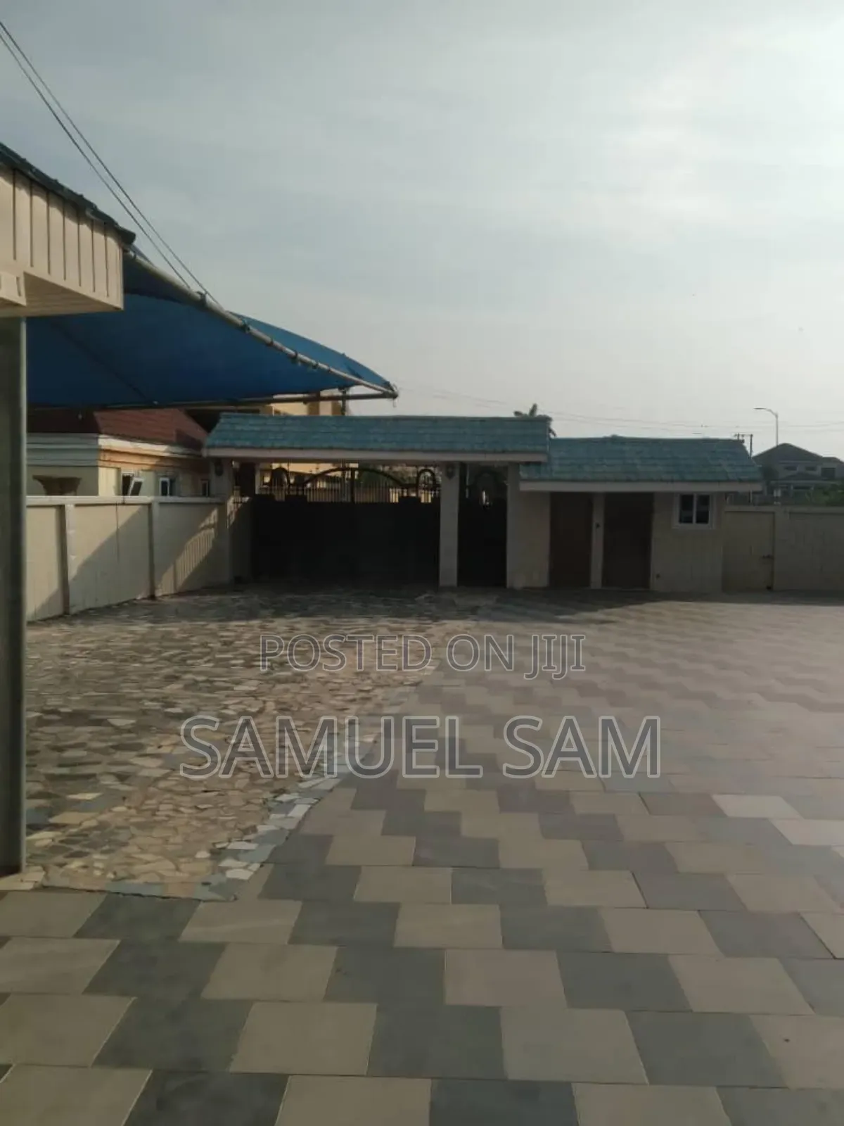 5bdrm Mansion in Tema Com.10 for sale