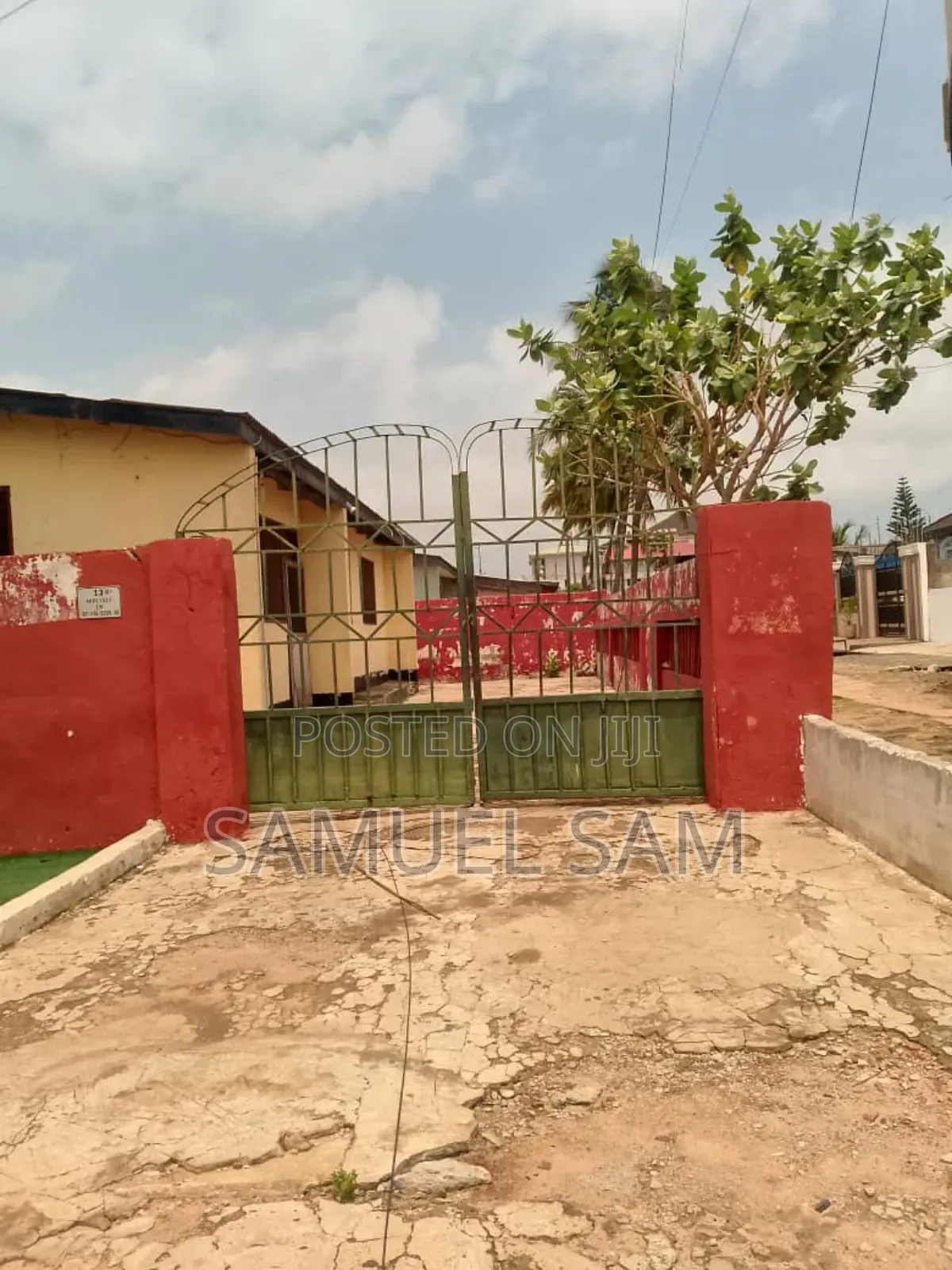 4bdrm House in Tema Community 8 for sale