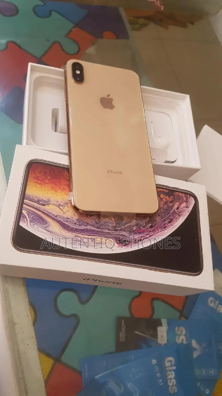 New Apple iPhone XS Max 256 GB Gold