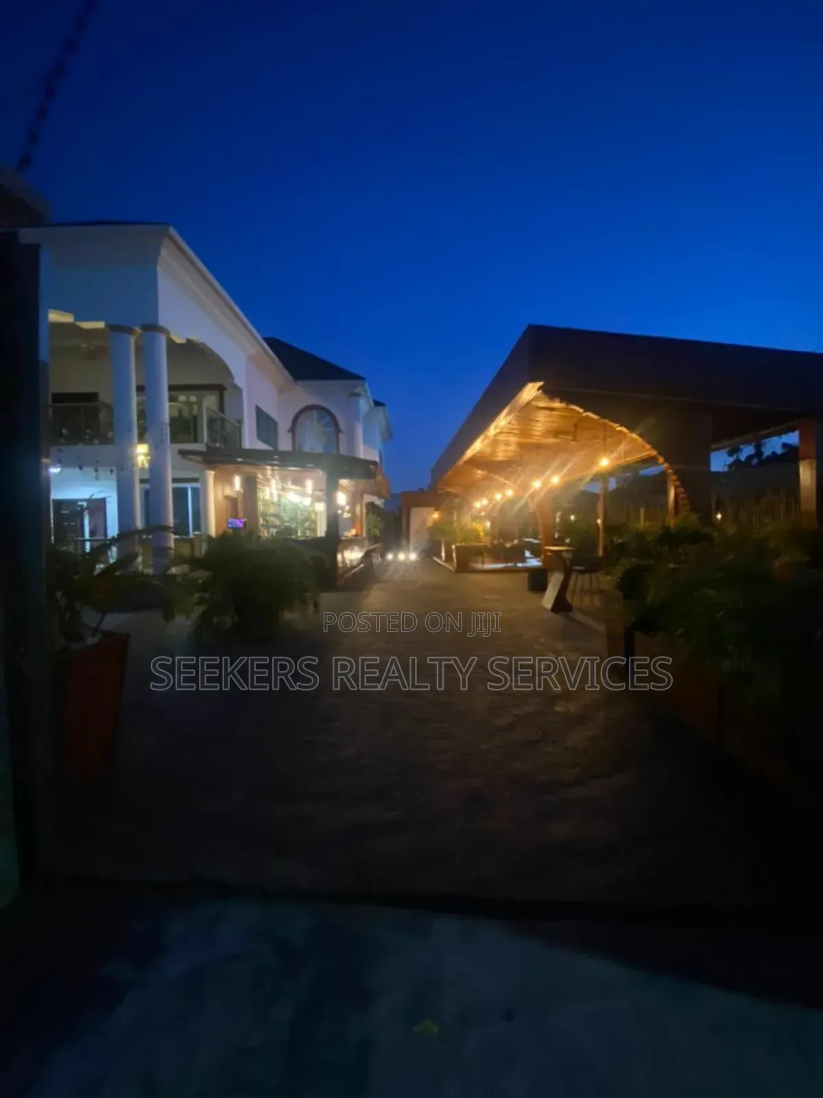 8bdrm House in Seekers Realty, North Legon for sale