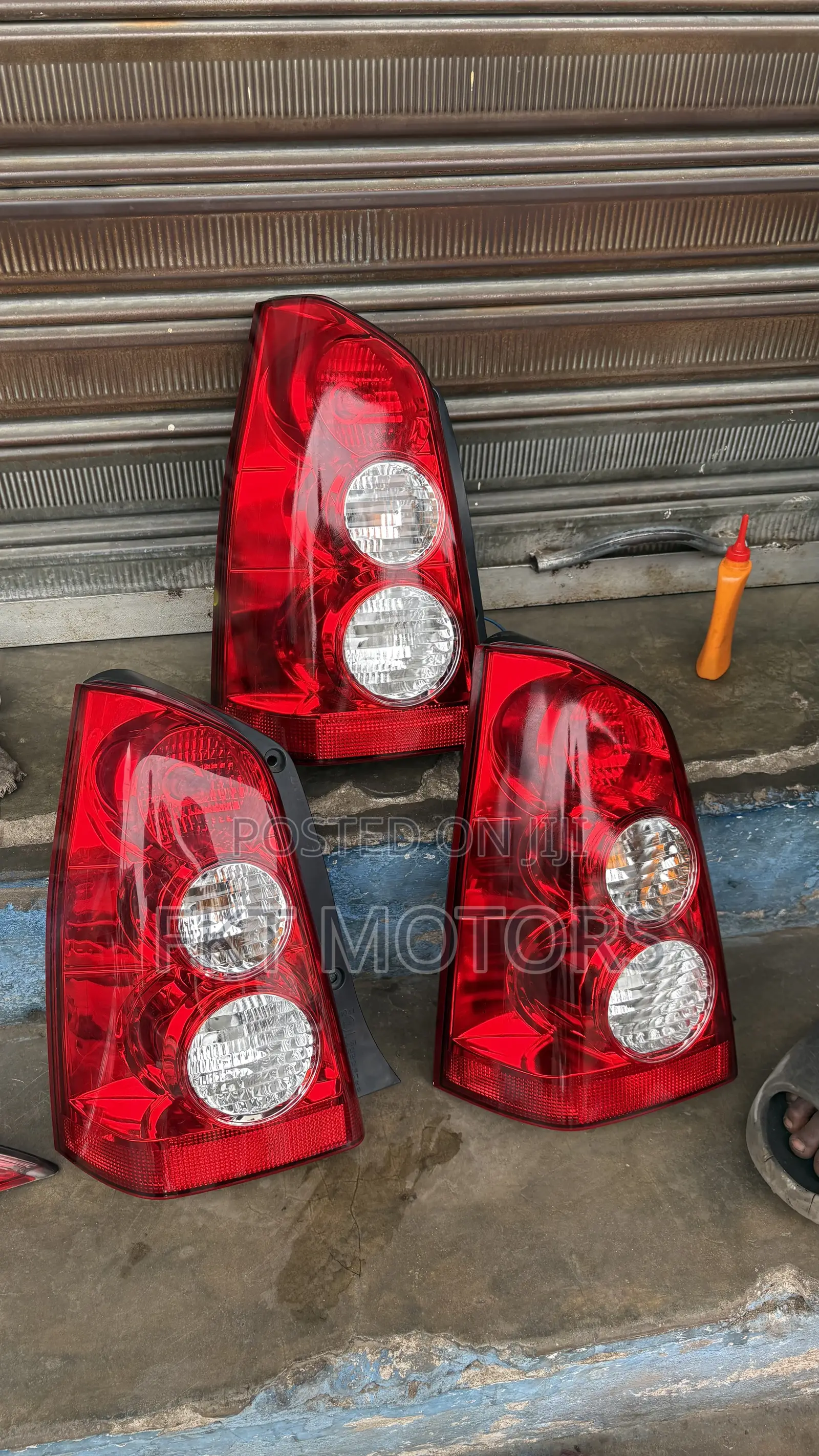 Mazda Tribute Taillight 2003,2004,2005,2006,2007,2008