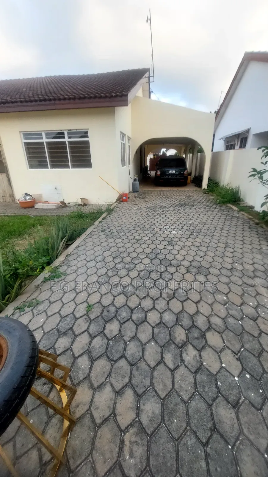 4bdrm House in Kg .Franco, Spintex for sale