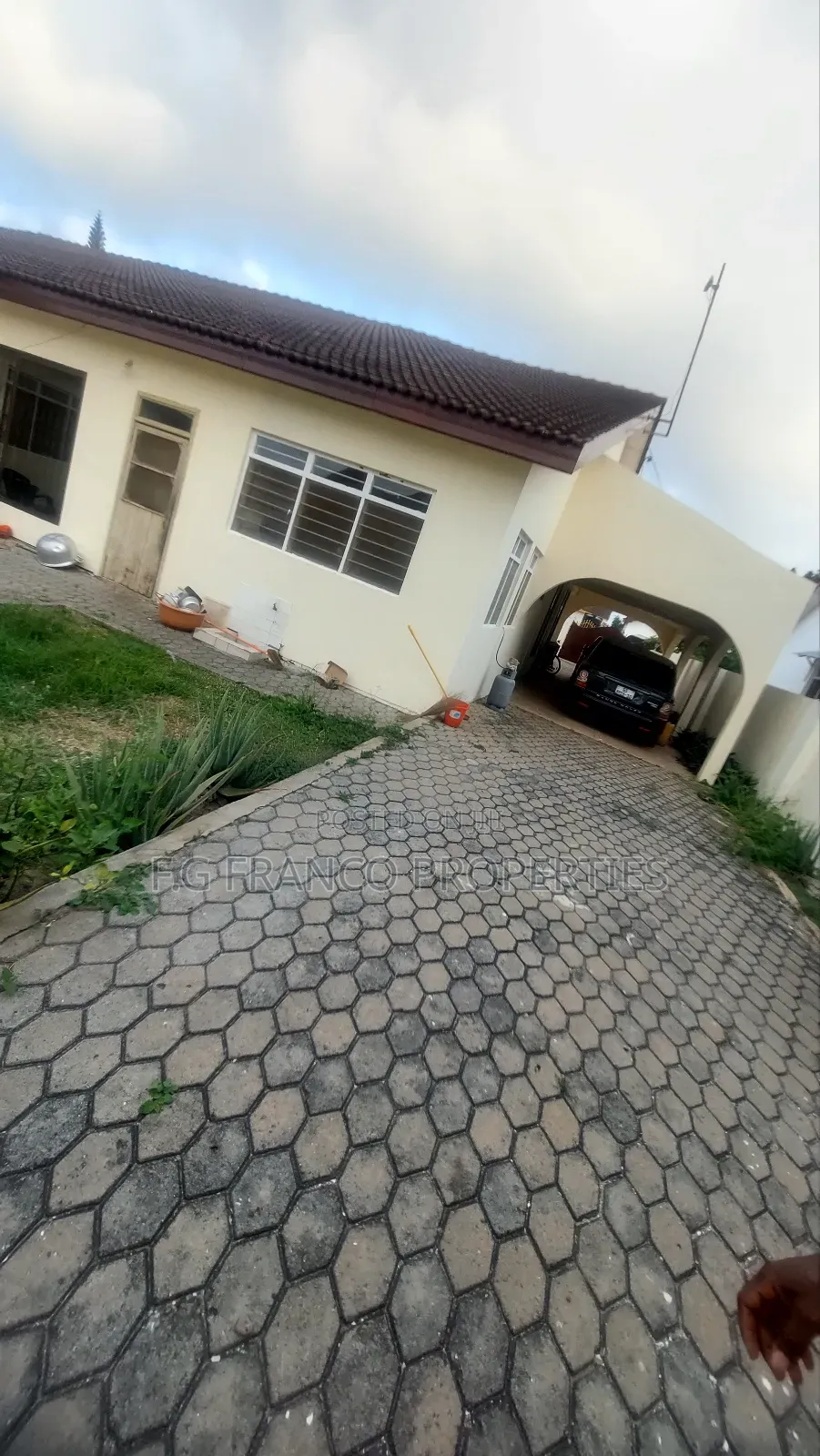 4bdrm House in Kg .Franco, Spintex for sale