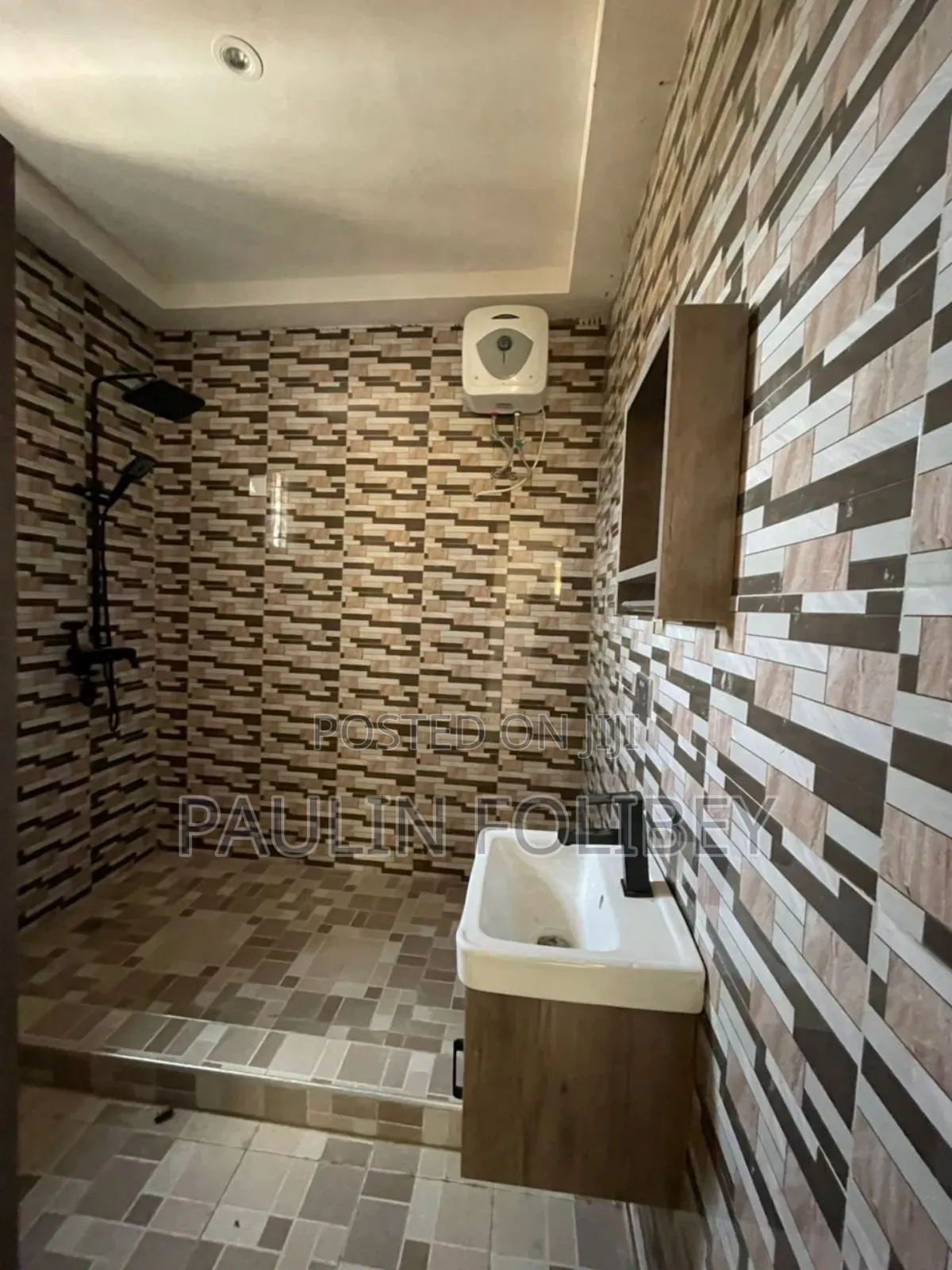 3bdrm Apartment in Dg Property, Old Barrier for rent