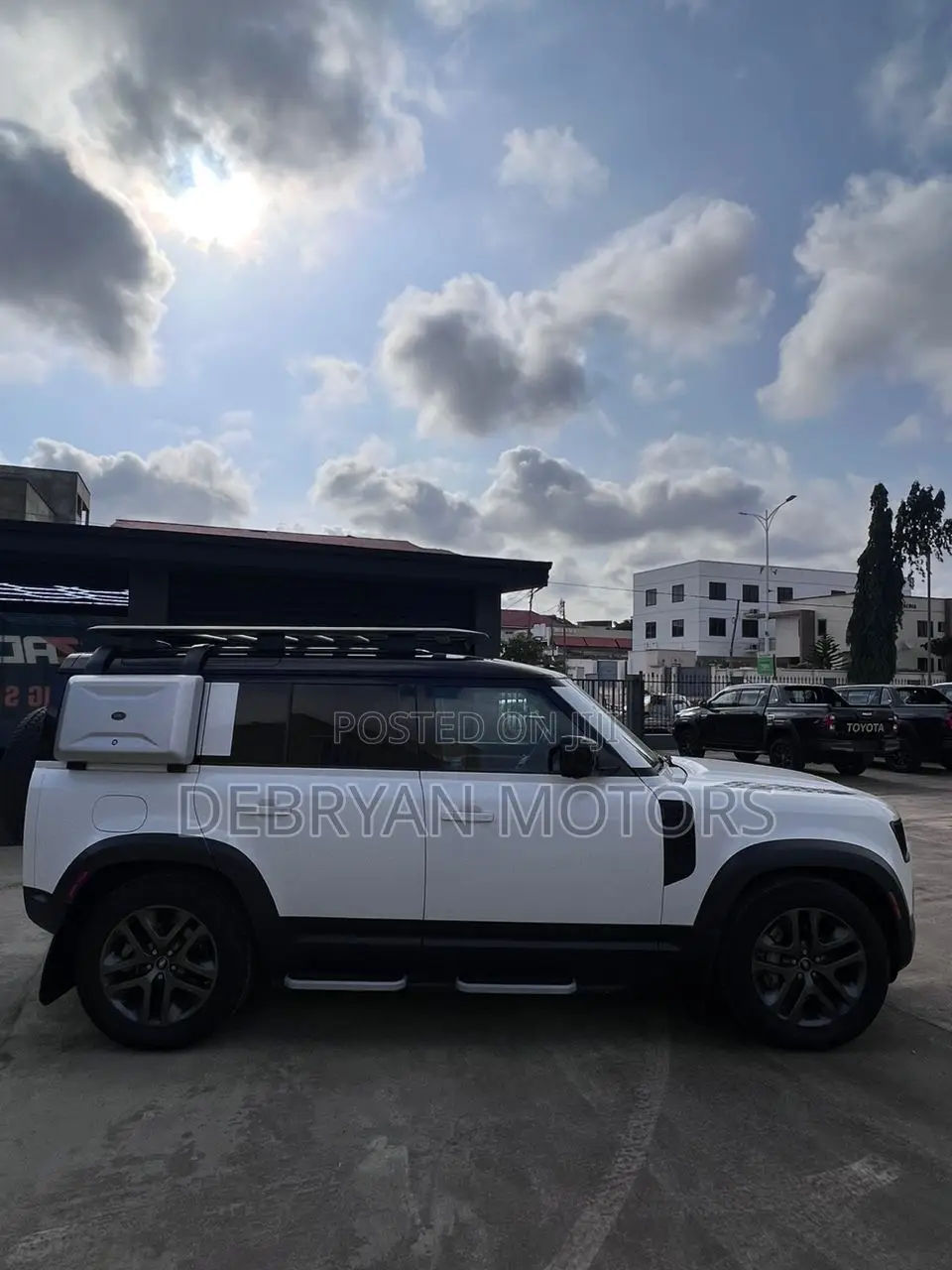 Land Rover Defender X-Dynamic HSE 2022 White