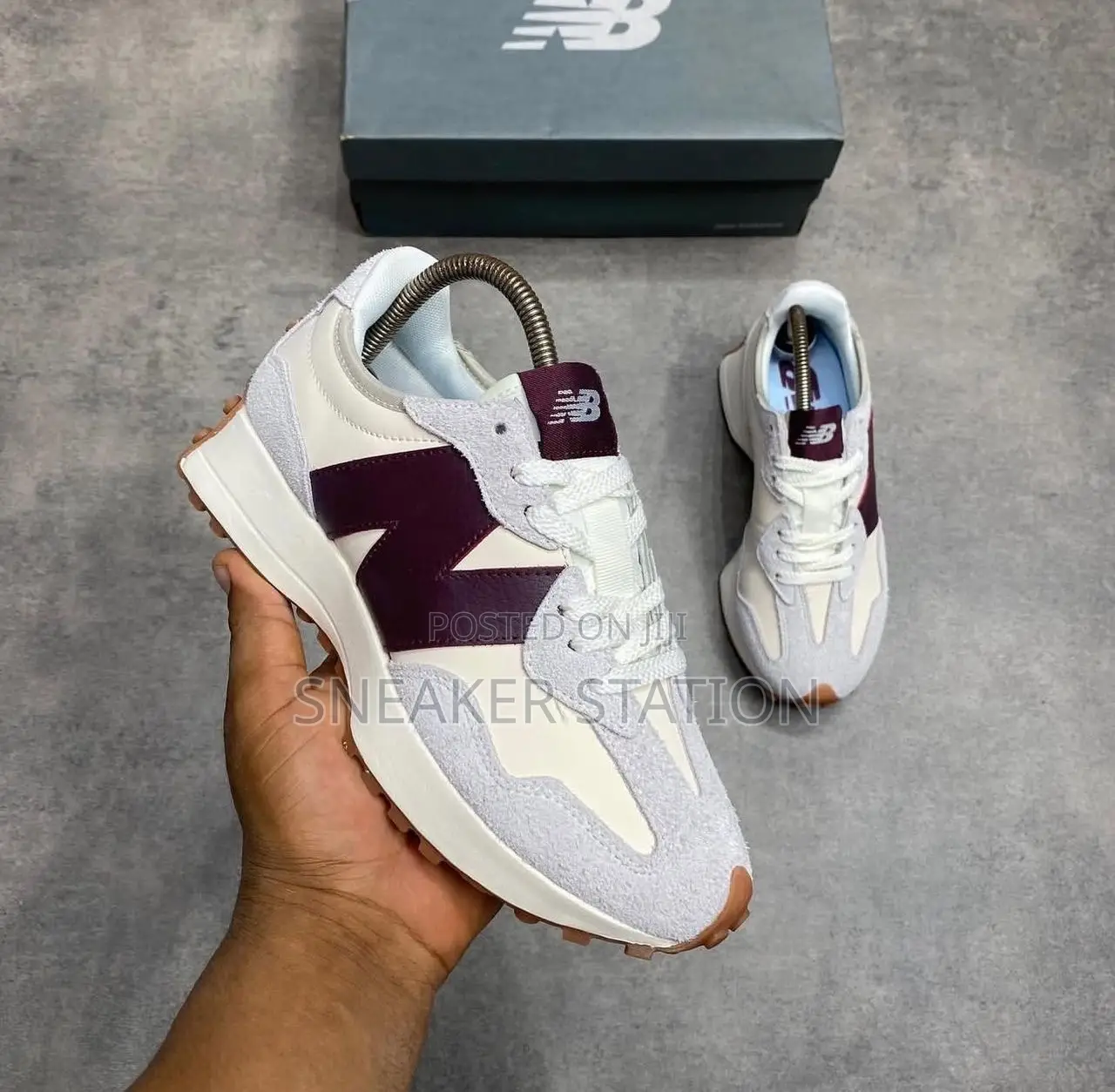 New Balance 327 Sneaker