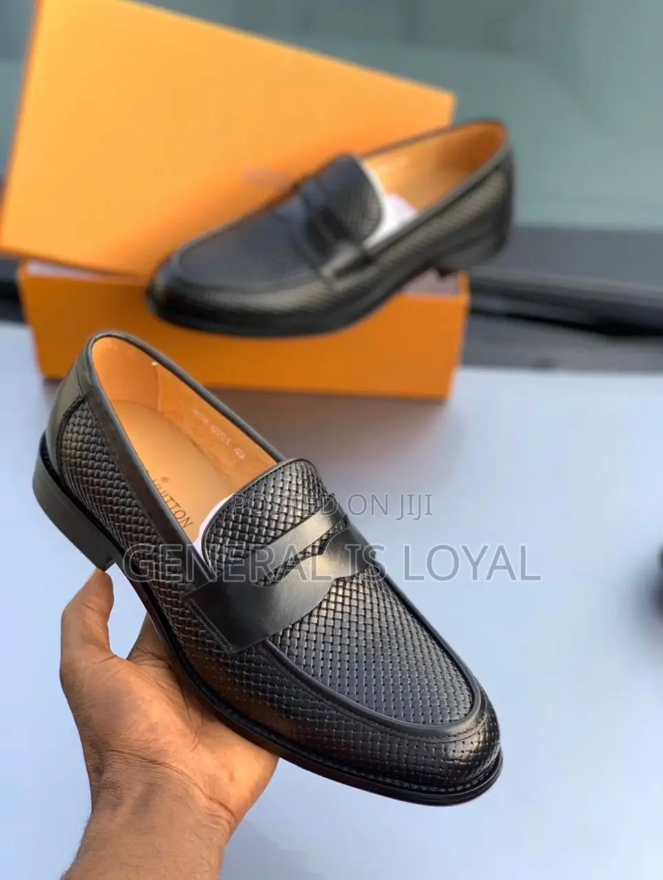 Louis Vuitton  Men Black Leather Shoe