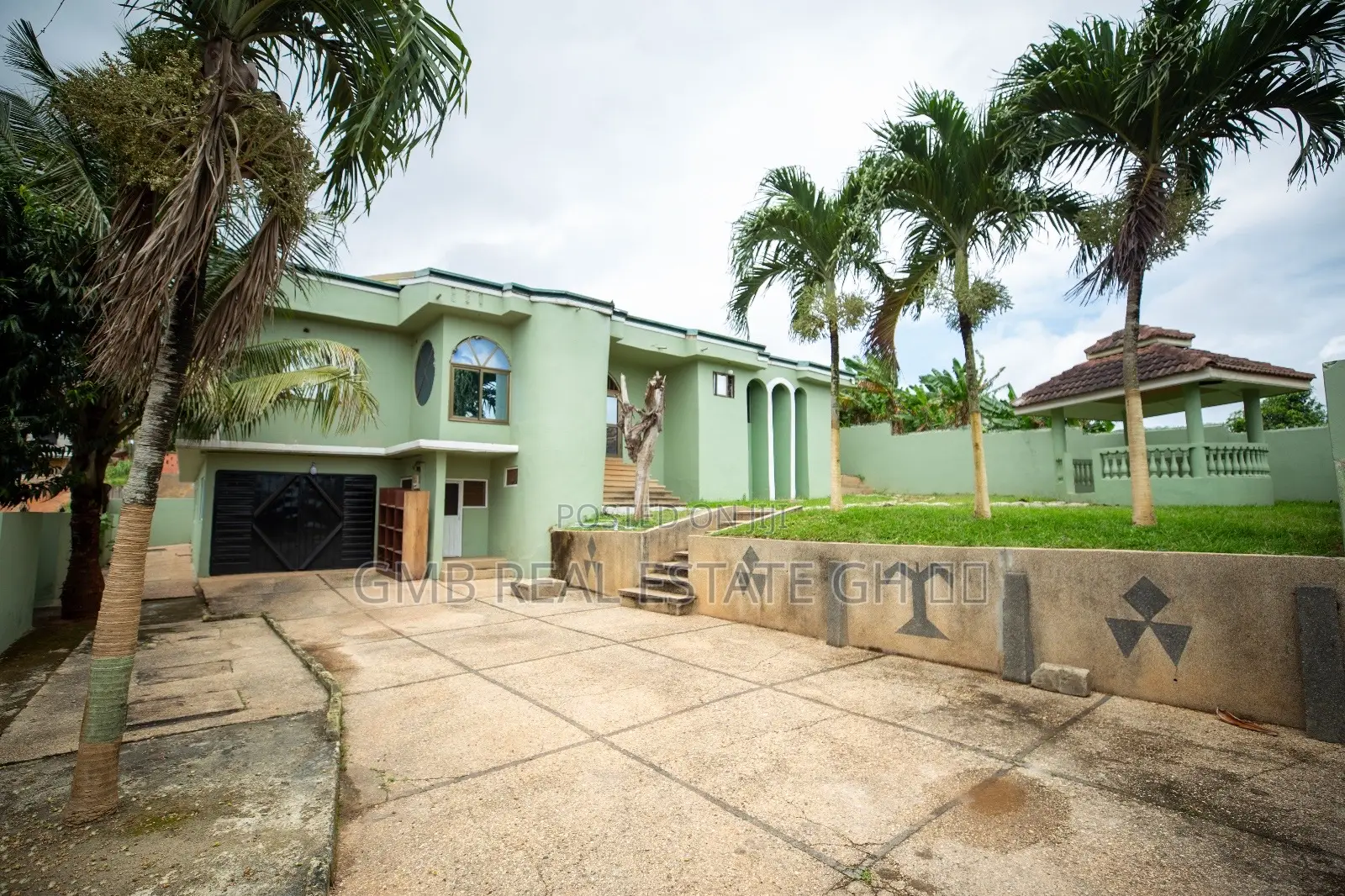 6bdrm House in Takoradi for sale