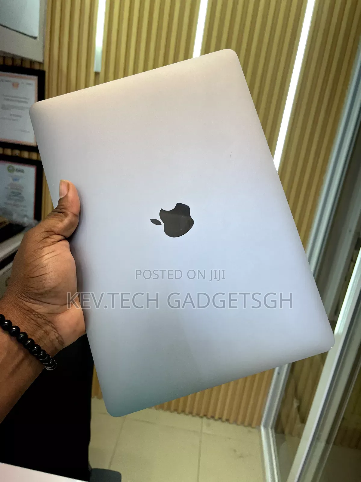 Laptop Apple MacBook Pro 2020 16GB Intel Core i7 SSD 500GB
