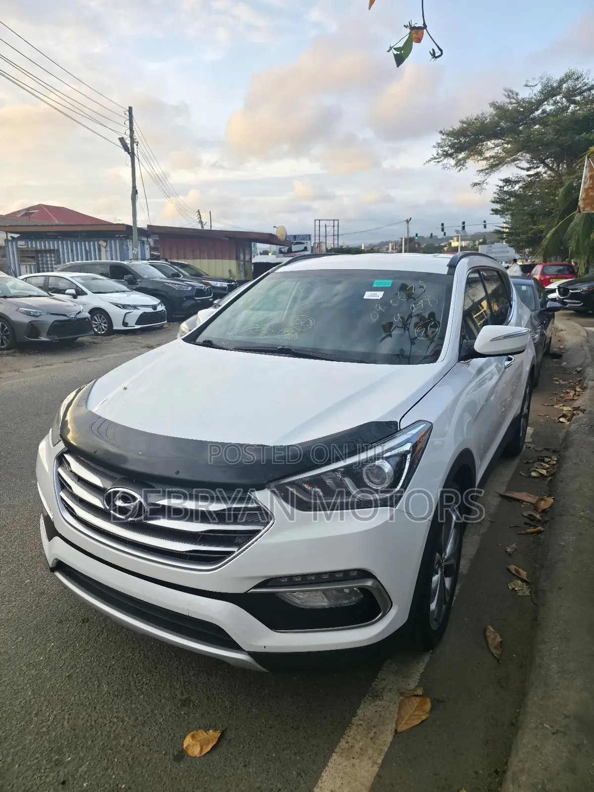 Hyundai Santa Fe SE AWD 2017 White