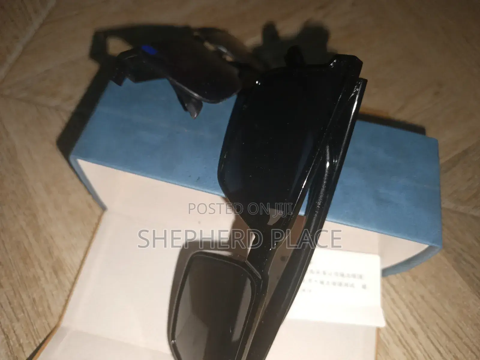 Two in One Box Uv Glasses in Nice Case