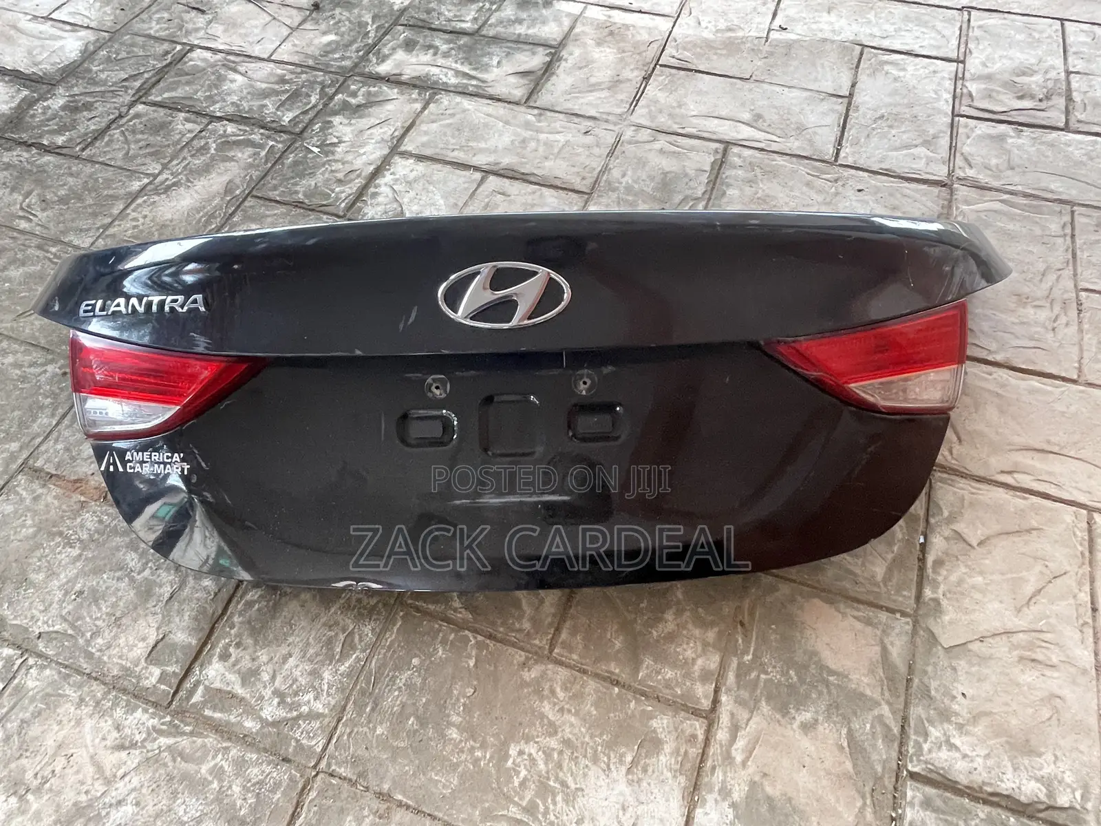 Hyndai Elantra 2012 Back Boot Available With The Boot Tail Light