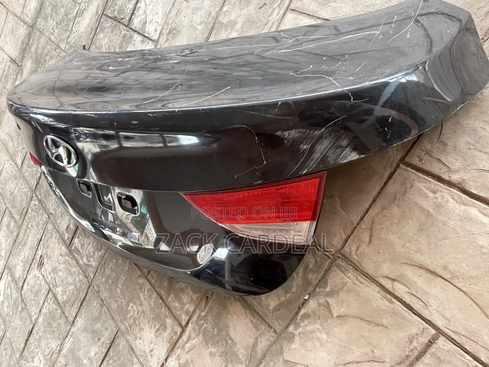 Hyndai Elantra 2012 Back Boot Available With The Boot Tail Light