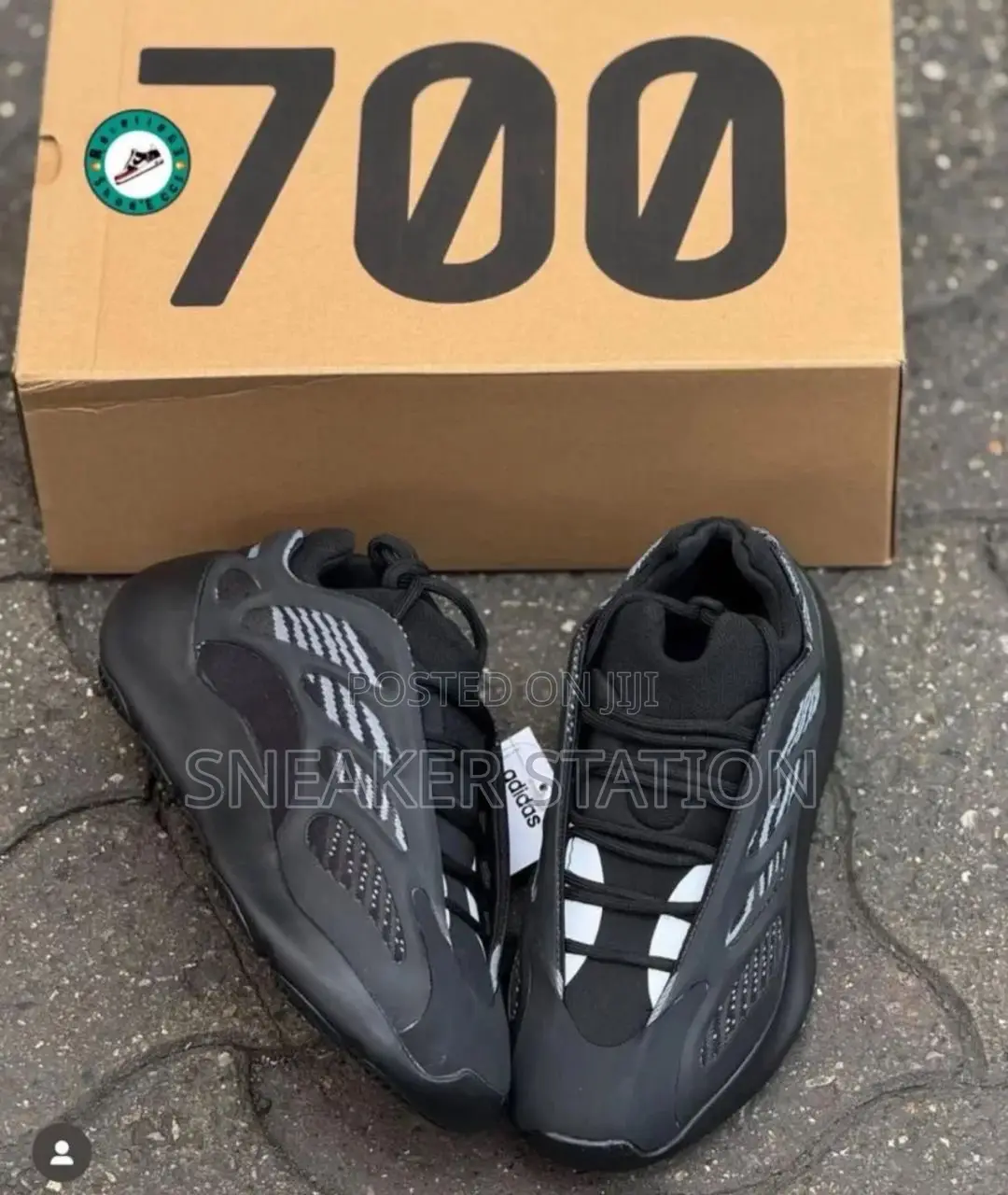 Adidas Yeezy 700 V3 Black