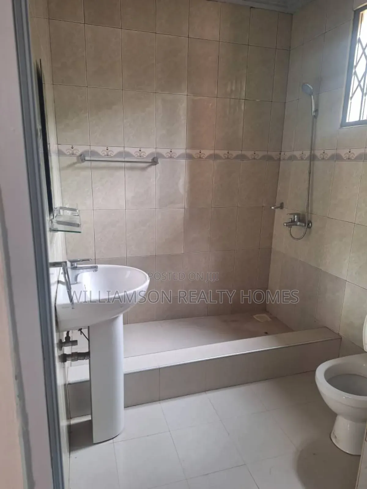 4bdrm House in Hydroform Estate,, Spintex for rent