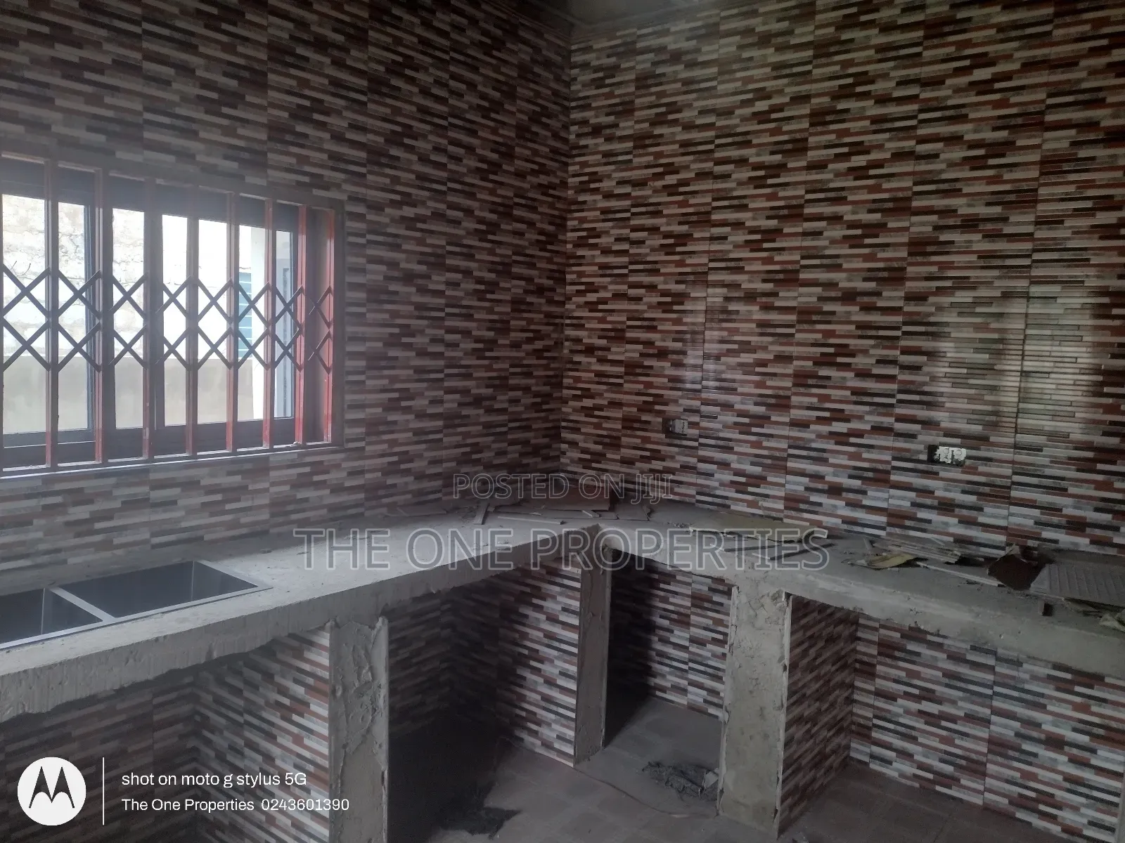 5bdrm House in Amasaman for sale
