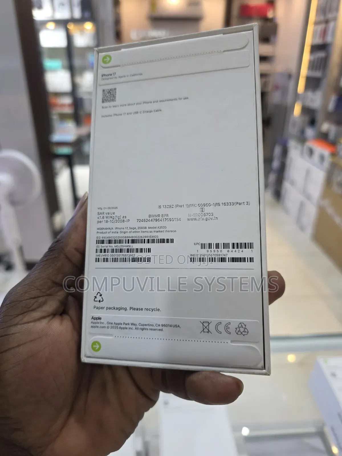New Apple iPhone 17 256 GB Green