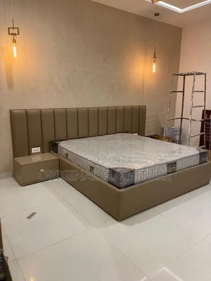 Queen Size Bed Frame Mattress and Side Drawers