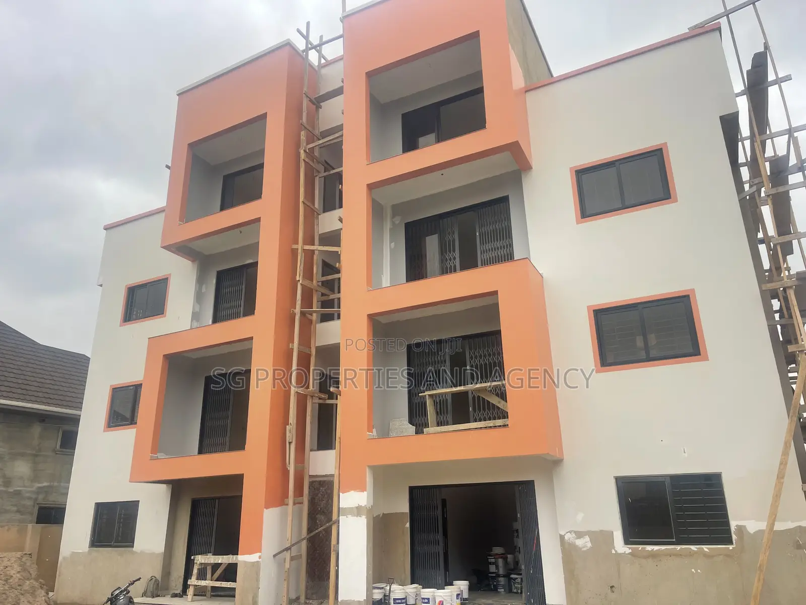 2bdrm Apartment in Lashibi, Sakumono for rent