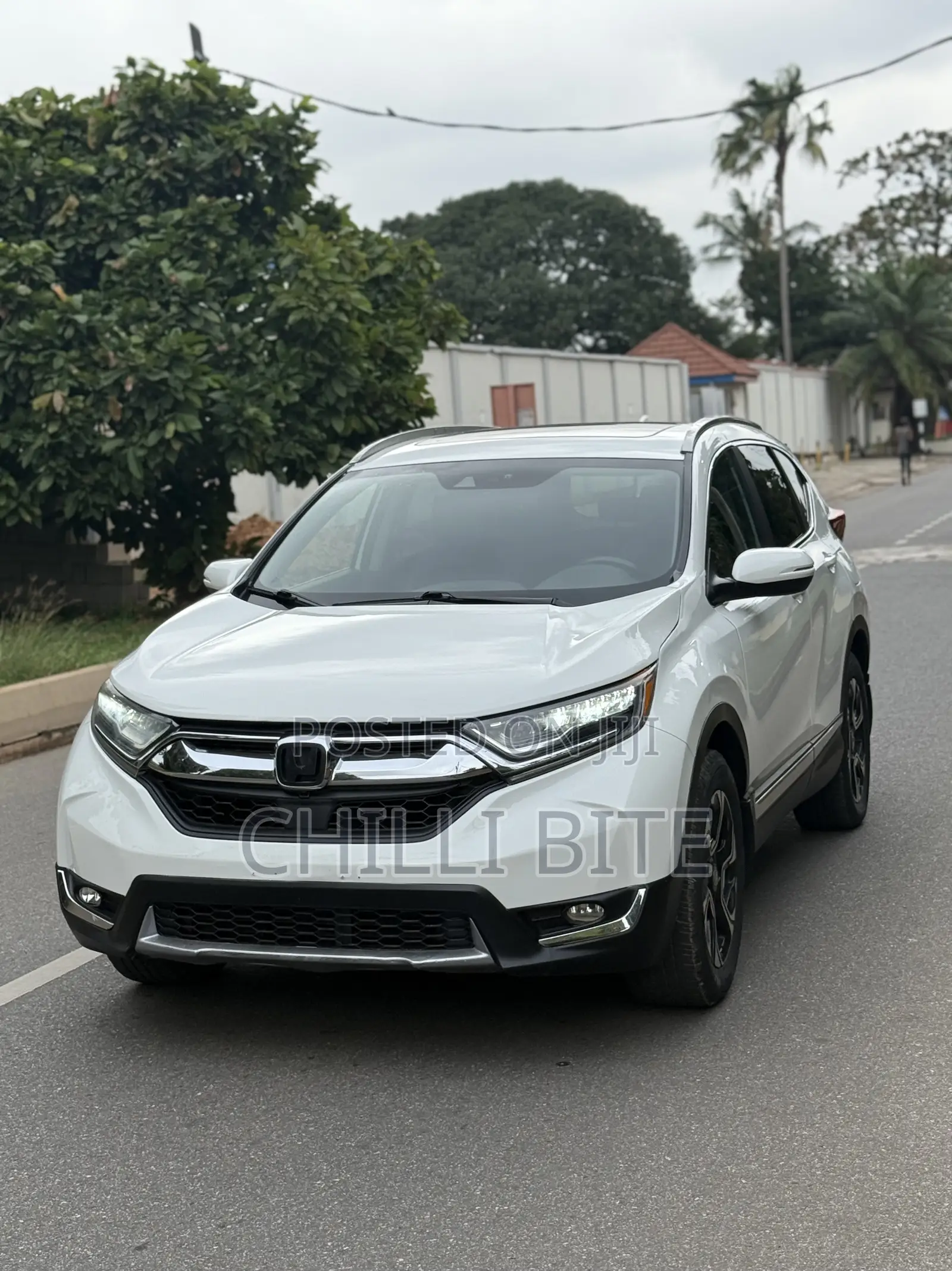 Honda CR-V Touring 4dr SUV AWD (1.5L 4cyl CVT) 2017 White