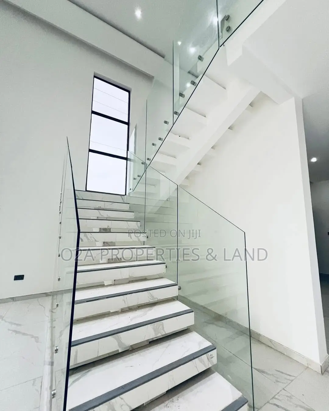 4bdrm House in Lakeside Estate for sale