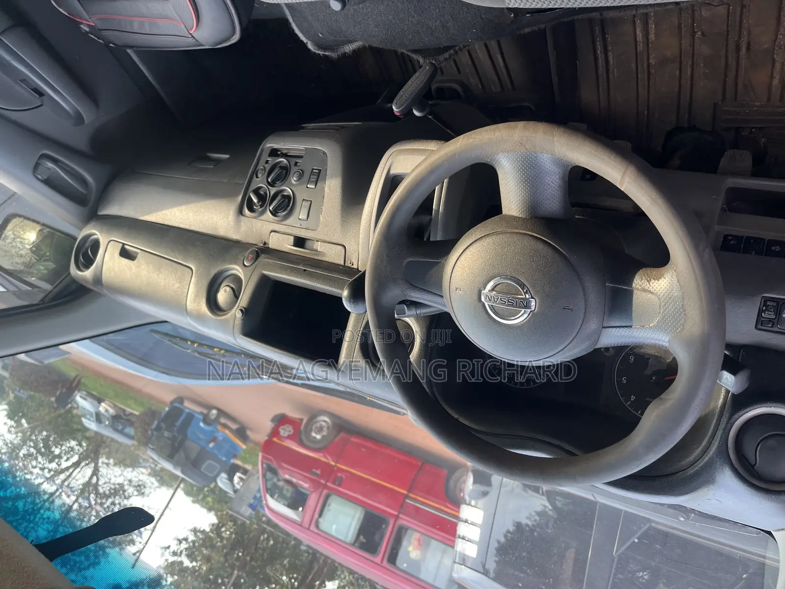Nissan Caravan (Urvan) 2015 Silver