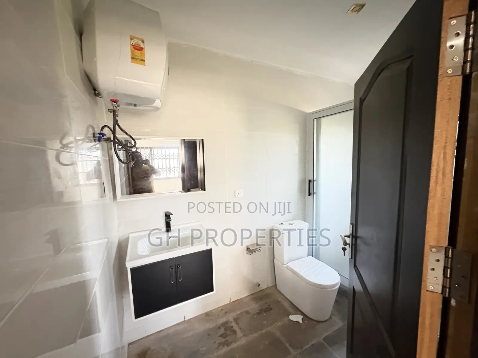 4bdrm Apartment in Kaase Oti, Kumasi Metropolitan for rent