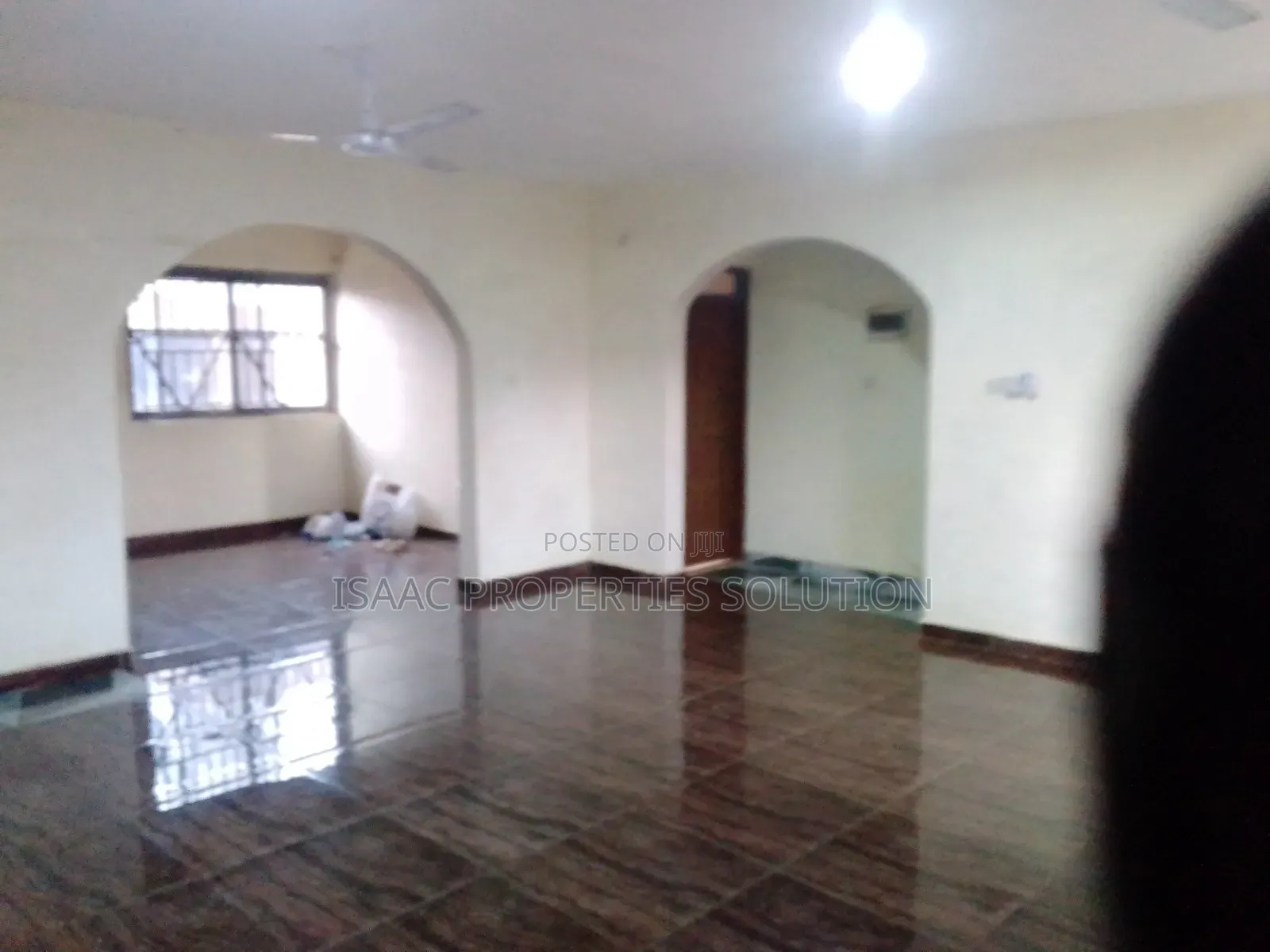 8bdrm Block of Flats in Isaac Properties, Takoradi for sale