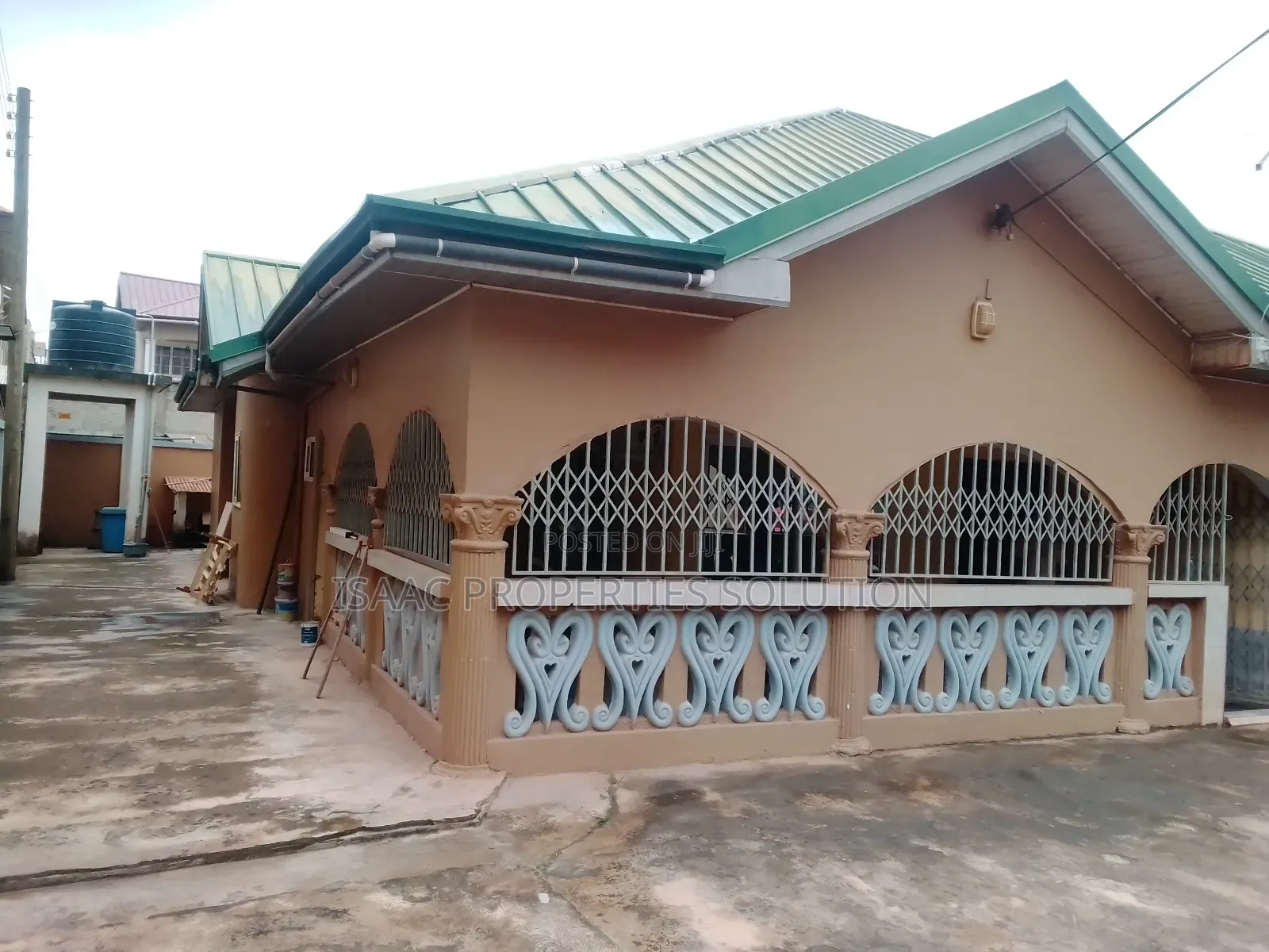 4bdrm House in Isaac Propertes, Takoradi for sale