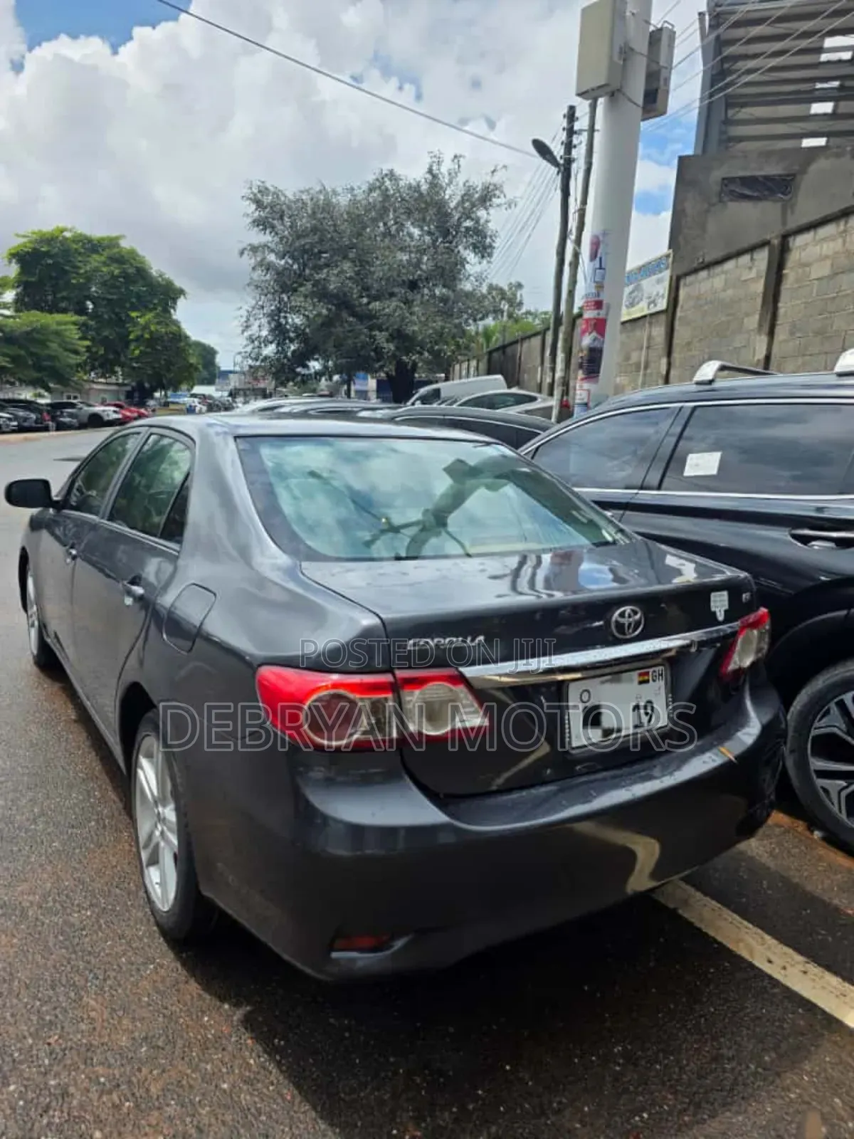 Toyota Corolla LE 4dr Sedan (1.8L 4cyl 4A) 2013 Gray