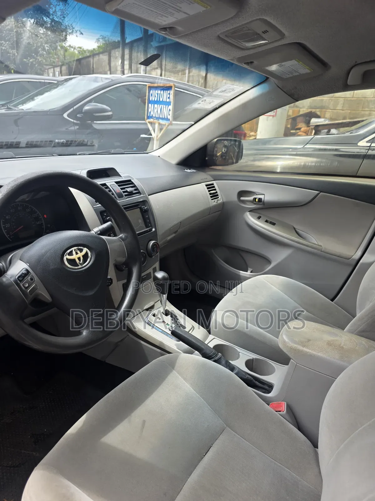 Toyota Corolla LE 4dr Sedan (1.8L 4cyl 4A) 2013 Gray