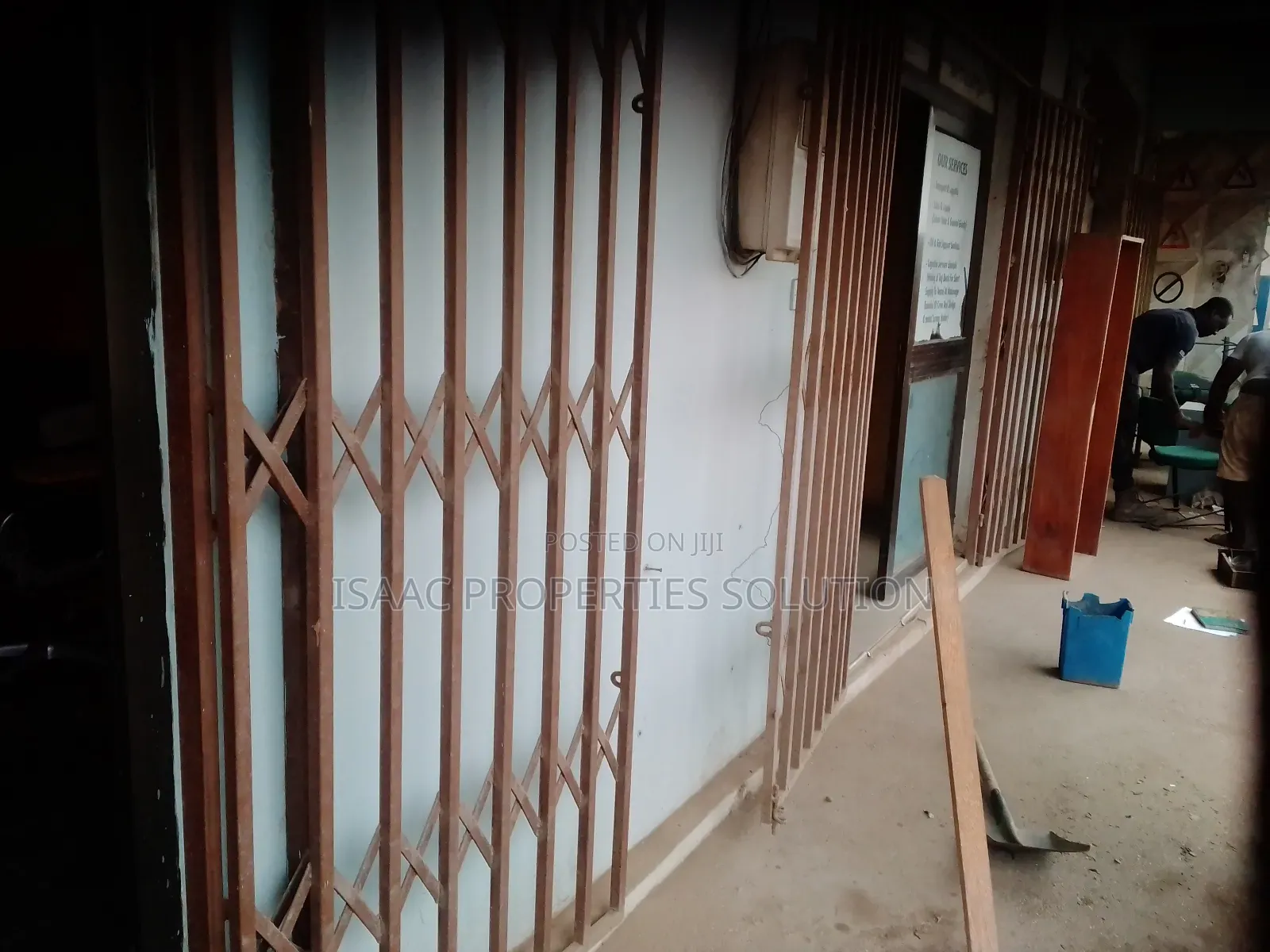 Store N Office to Let