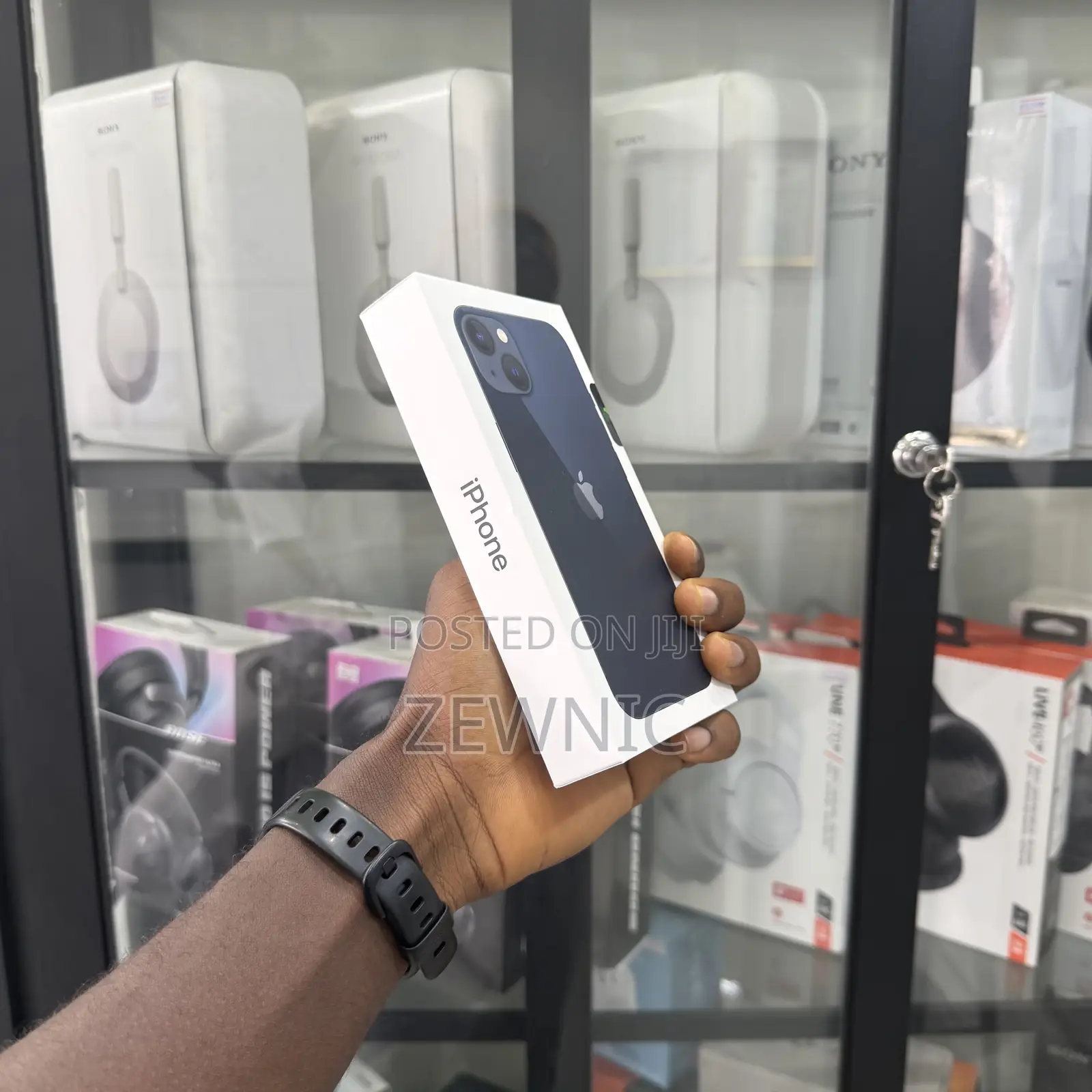 New Apple iPhone 13 128 GB Black