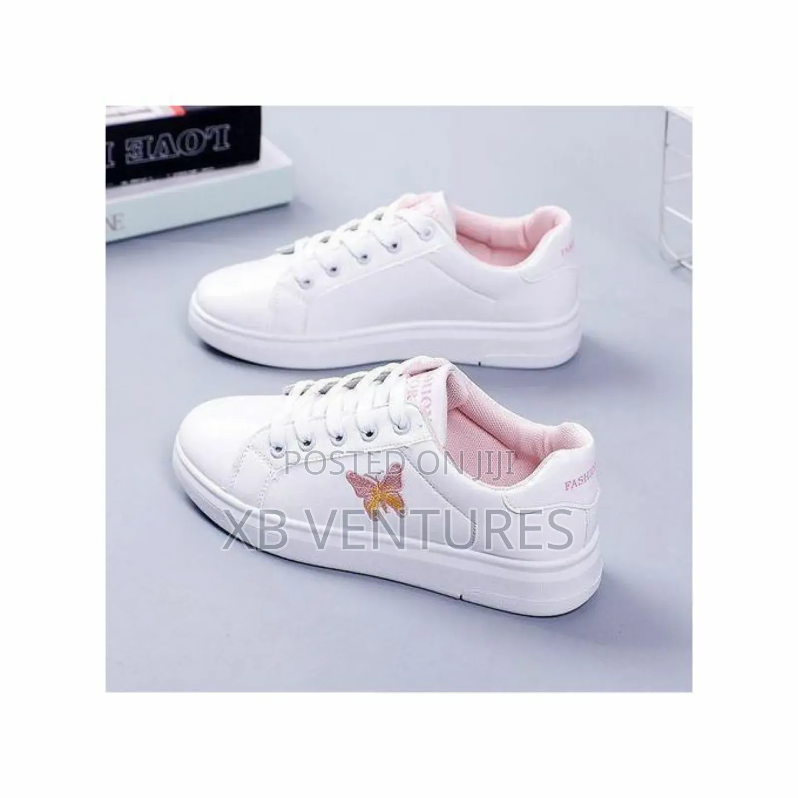 Women's
Embroidered Soft Sole Casual Lace-Up
Shoes
Shoes