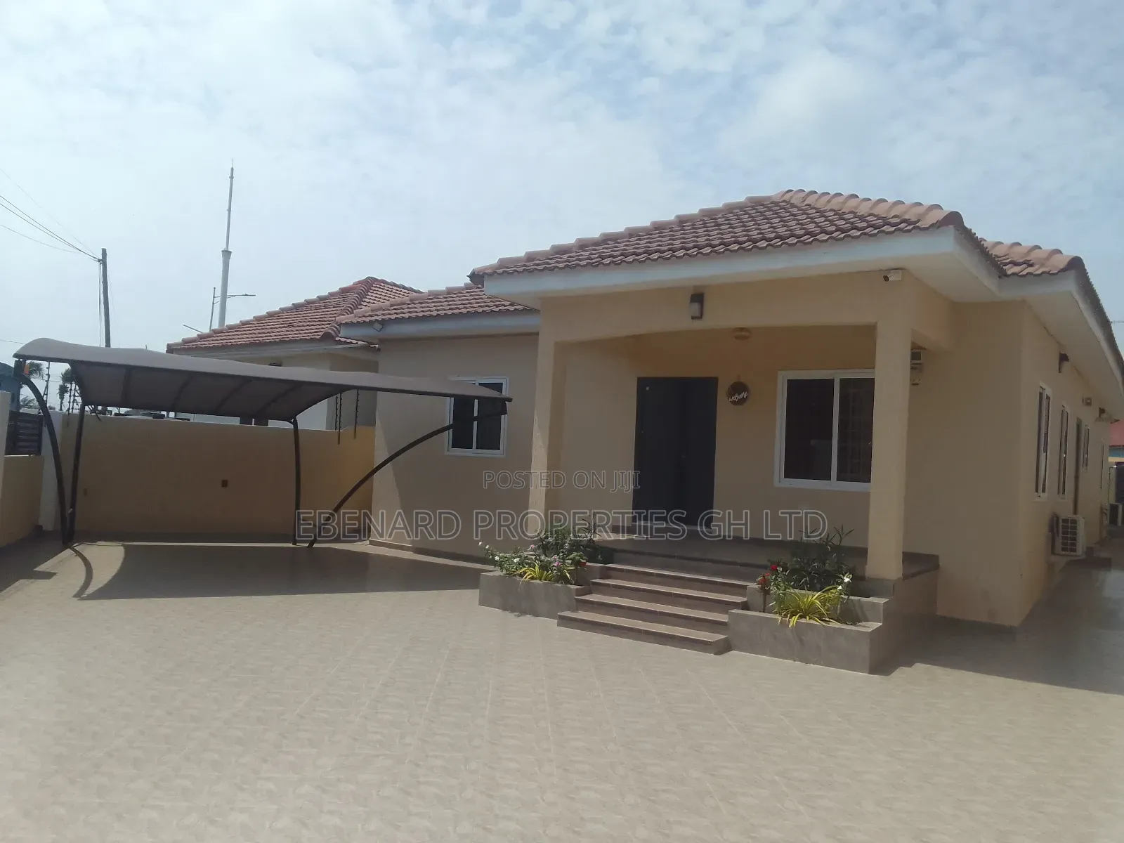 Furnished 3bdrm House in Ebenard Properties, Sakumono for sale