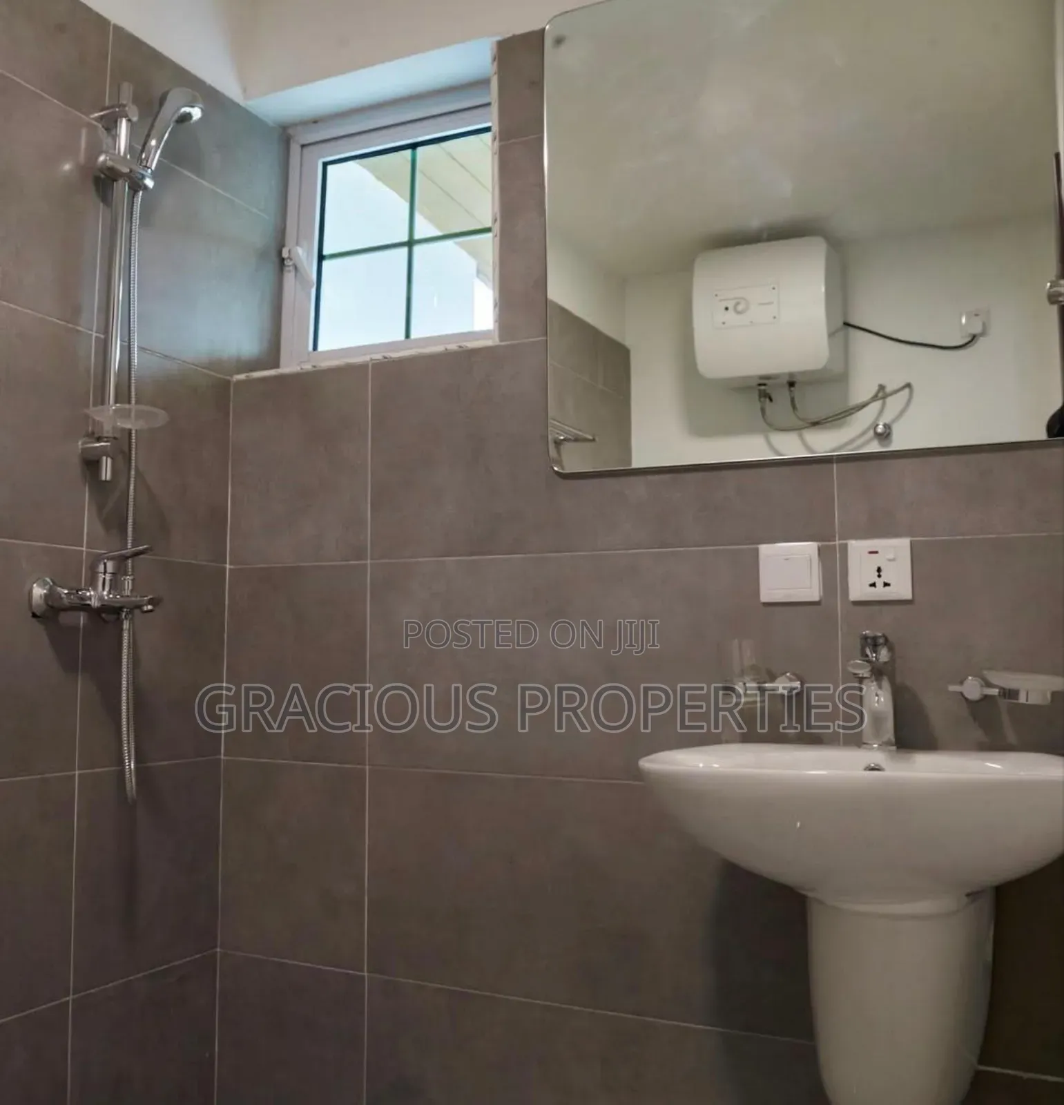 2bdrm Townhouse / Terrace in Gracious Properties, East Legon for rent
