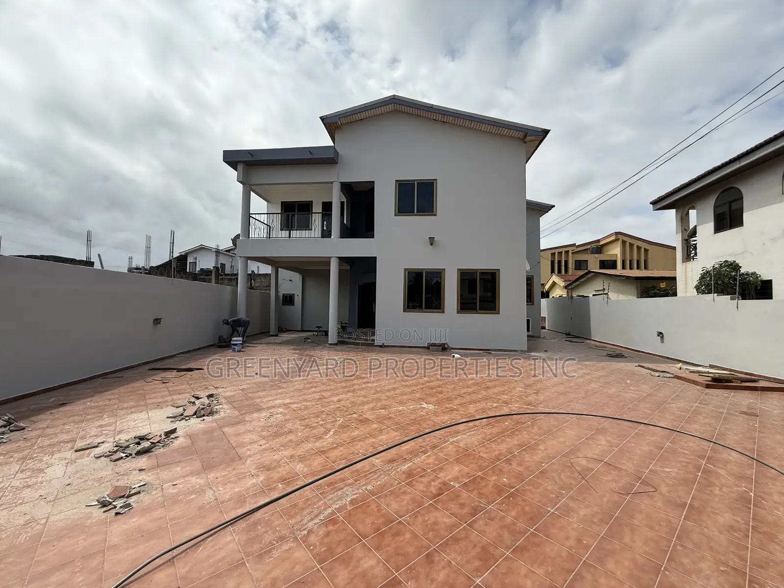 5bdrm House in American House, East Legon for rent