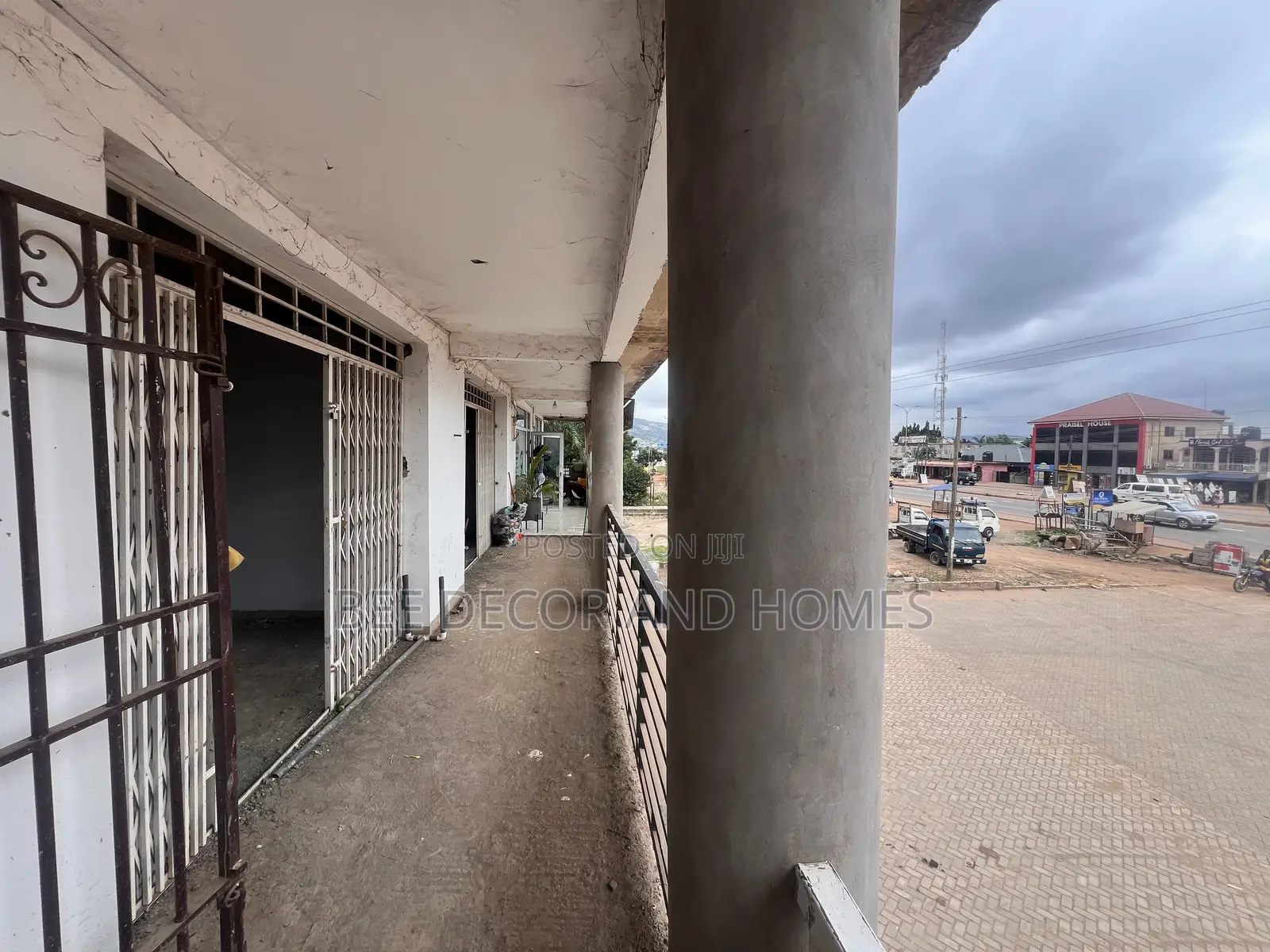 Main Oyarifa Road Shop to Let